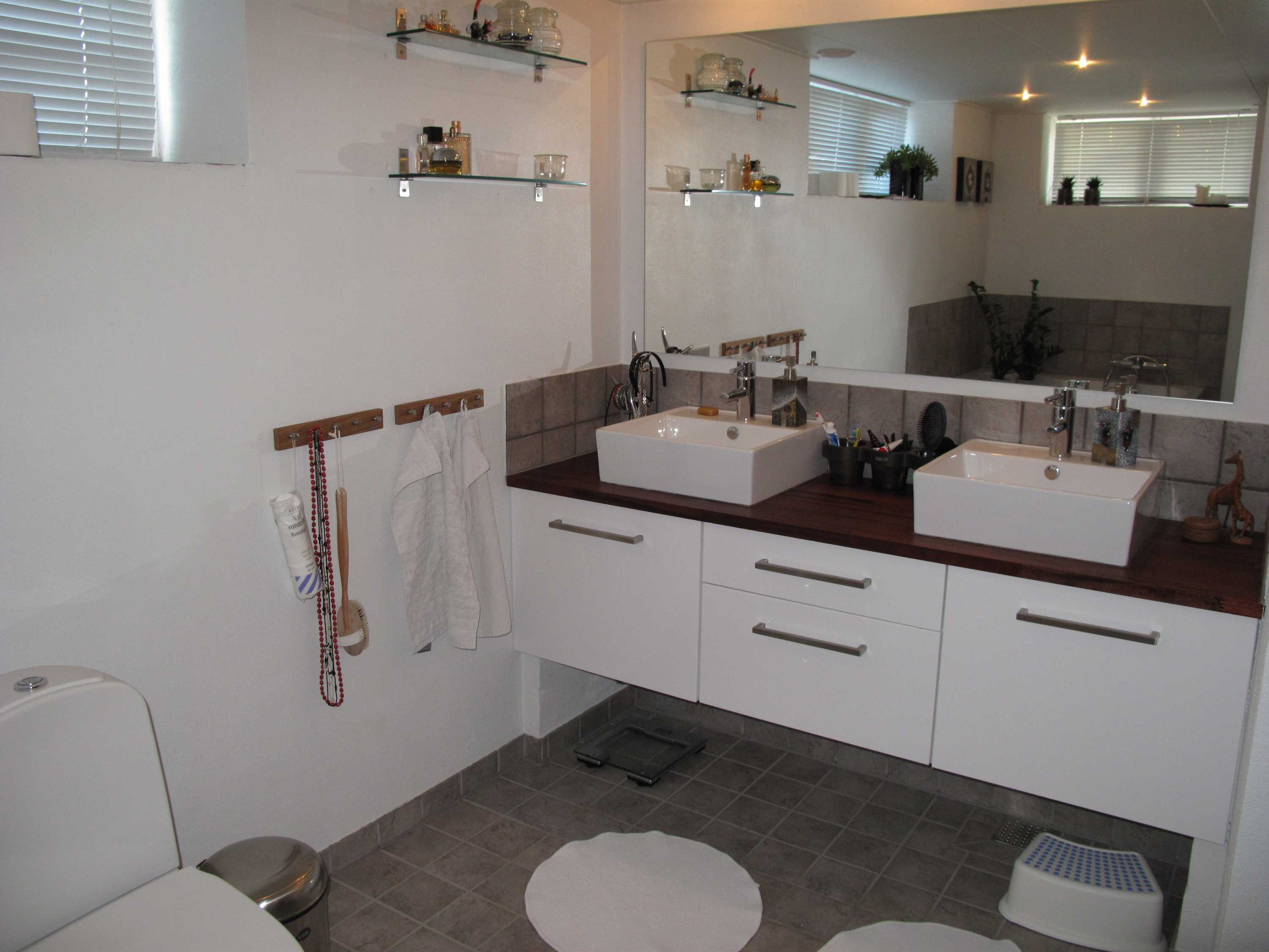 Fremhævet badeværelse billede i fuldskærmstilstand. Billede af Lavavej 4, Østerild, 7700 Thisted