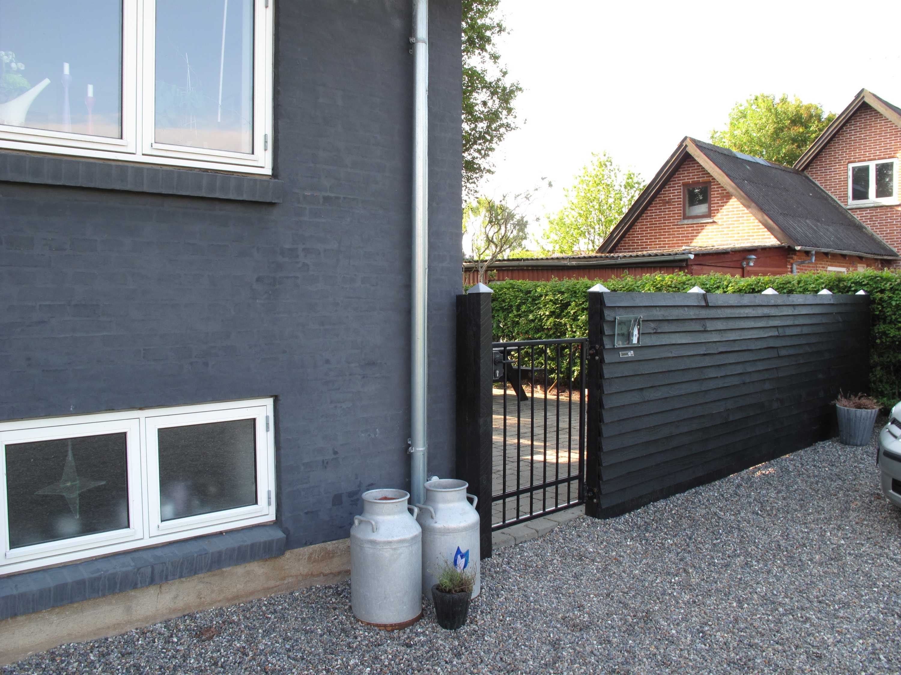 Fremhævet indgangsparti billede i fuldskærmstilstand. Billede af Lavavej 4, Østerild, 7700 Thisted