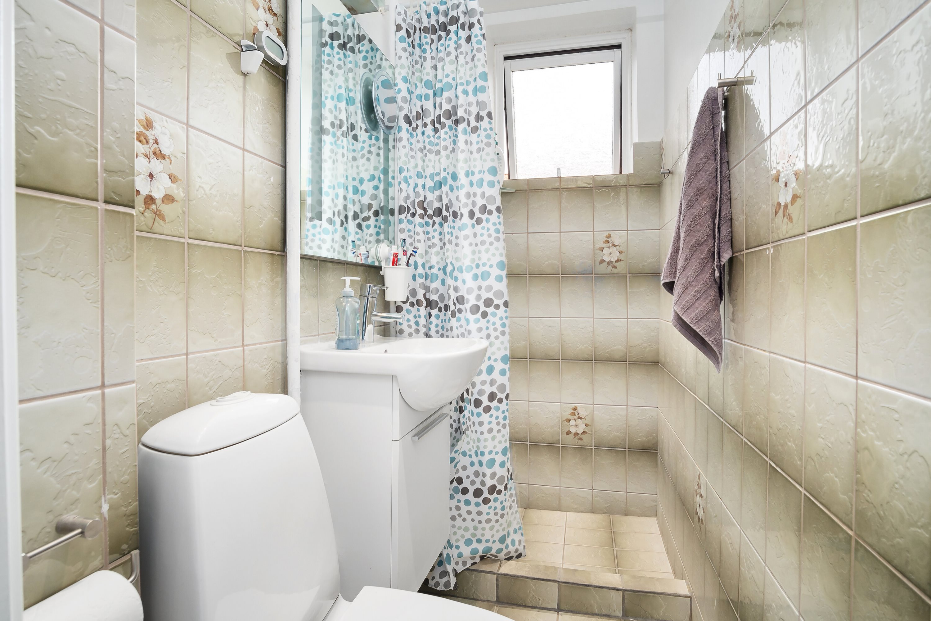 Fremhævet badeværelse billede i fuldskærmstilstand. Billede af Helmer Søgårds Alle 13, 1. th., 2770 Kastrup