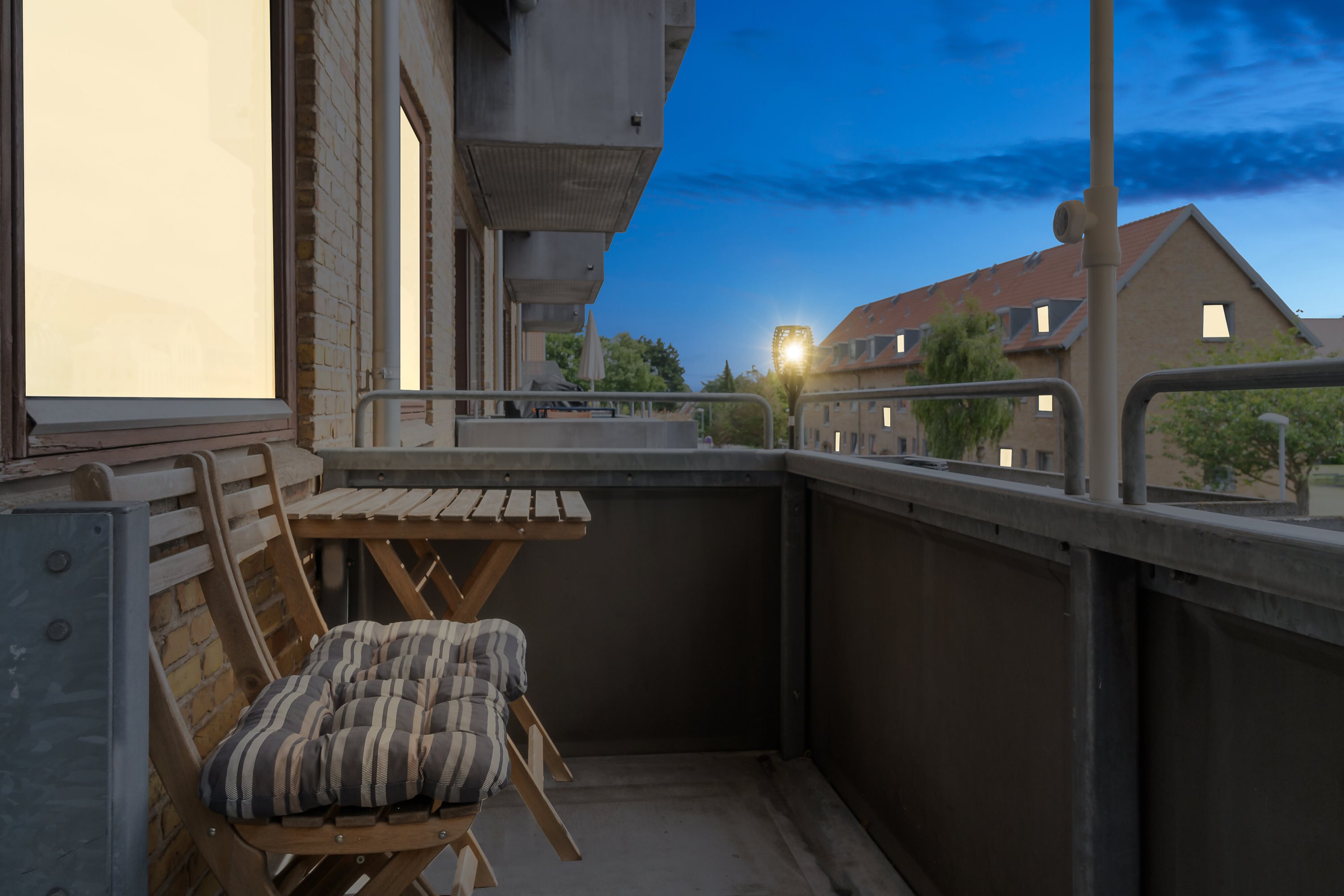 Fremhævet altan billede i fuldskærmstilstand. Billede af Helmer Søgårds Alle 13, 1. th., 2770 Kastrup