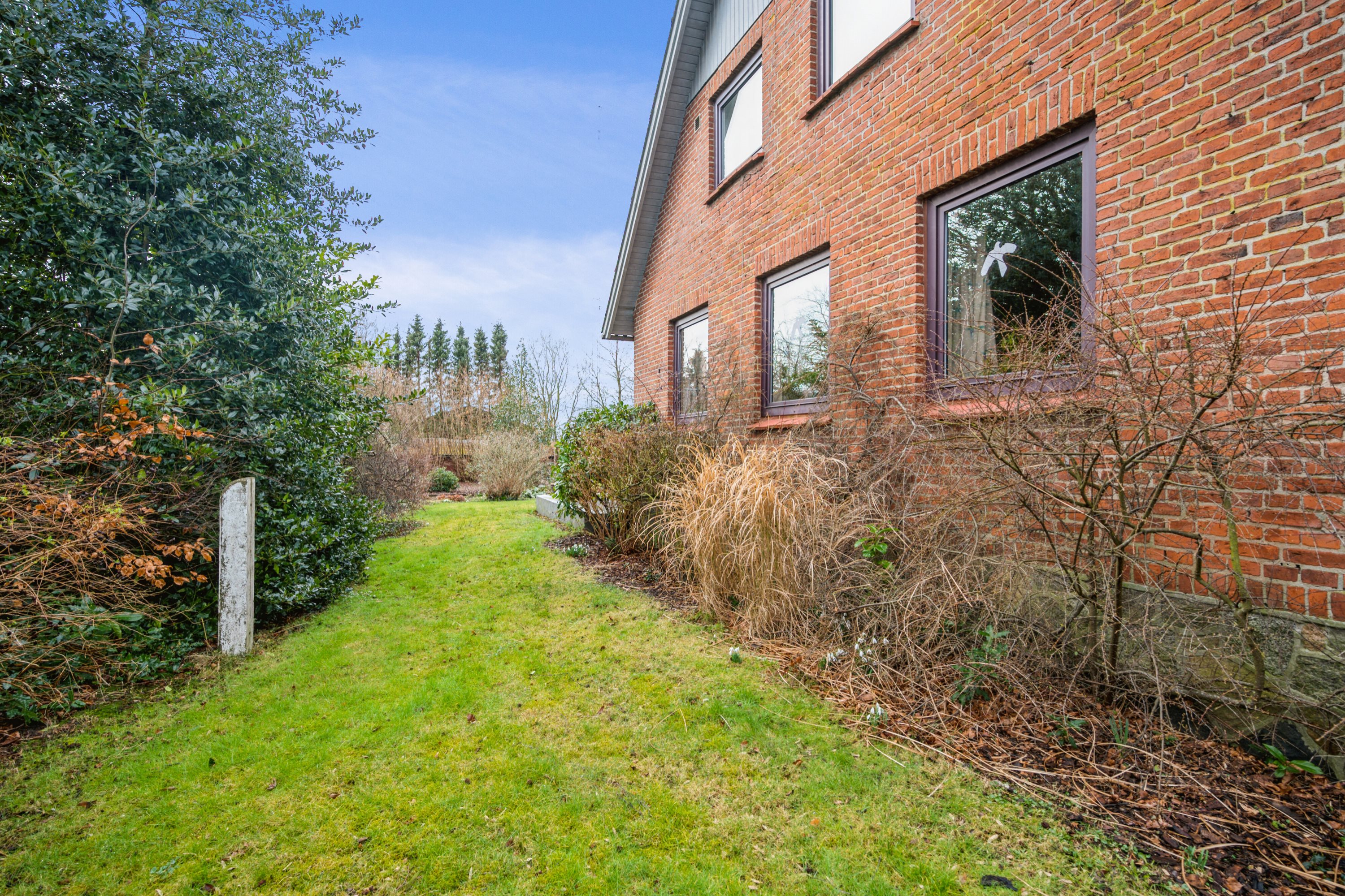 Fremhævet set fra haven billede i fuldskærmstilstand. Billede af Vestergårdsvej 4, Boulstrup, 8300 Odder