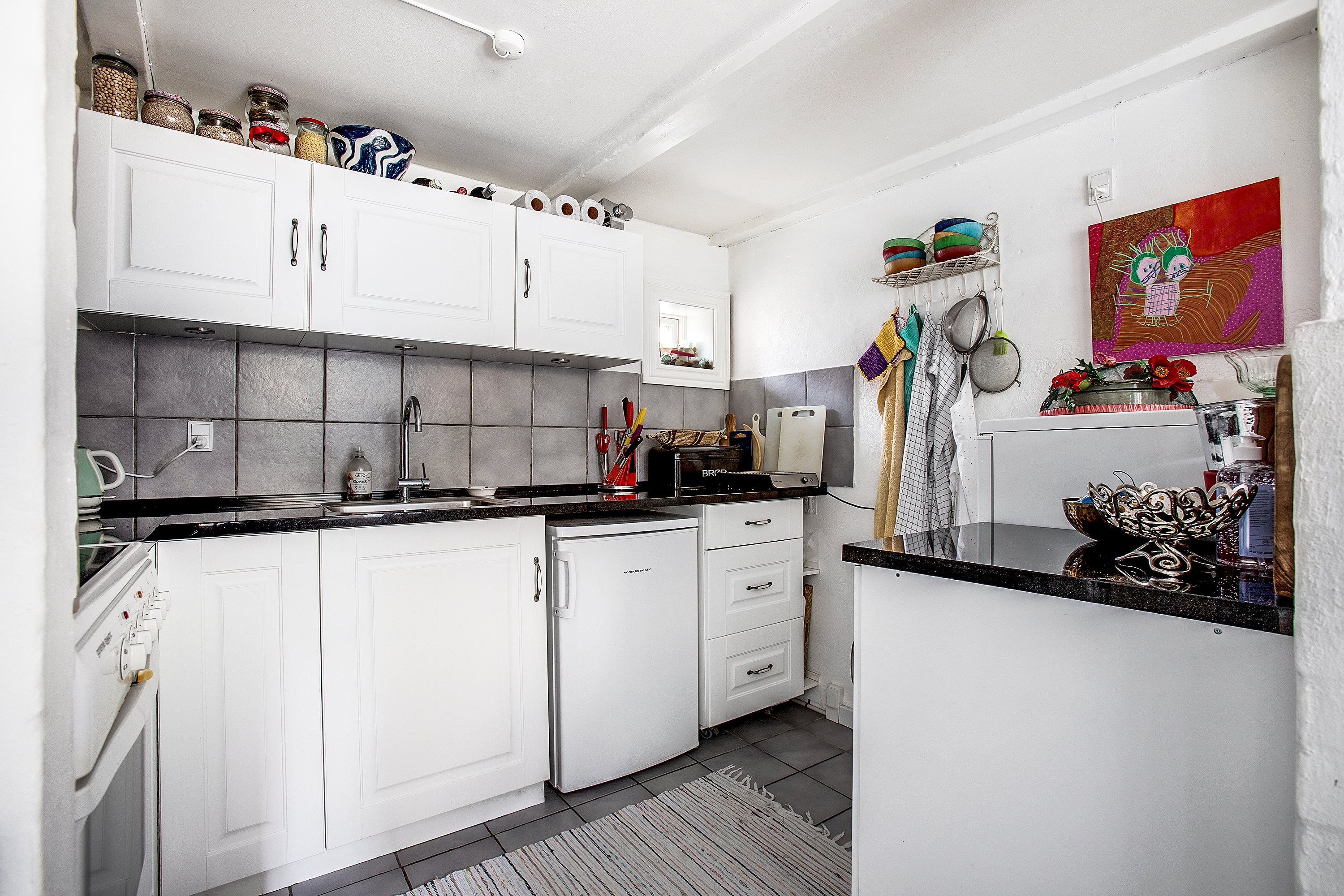 Fremhævet køkken billede i fuldskærmstilstand. Billede af Bodestræde 8, 2791 Dragør