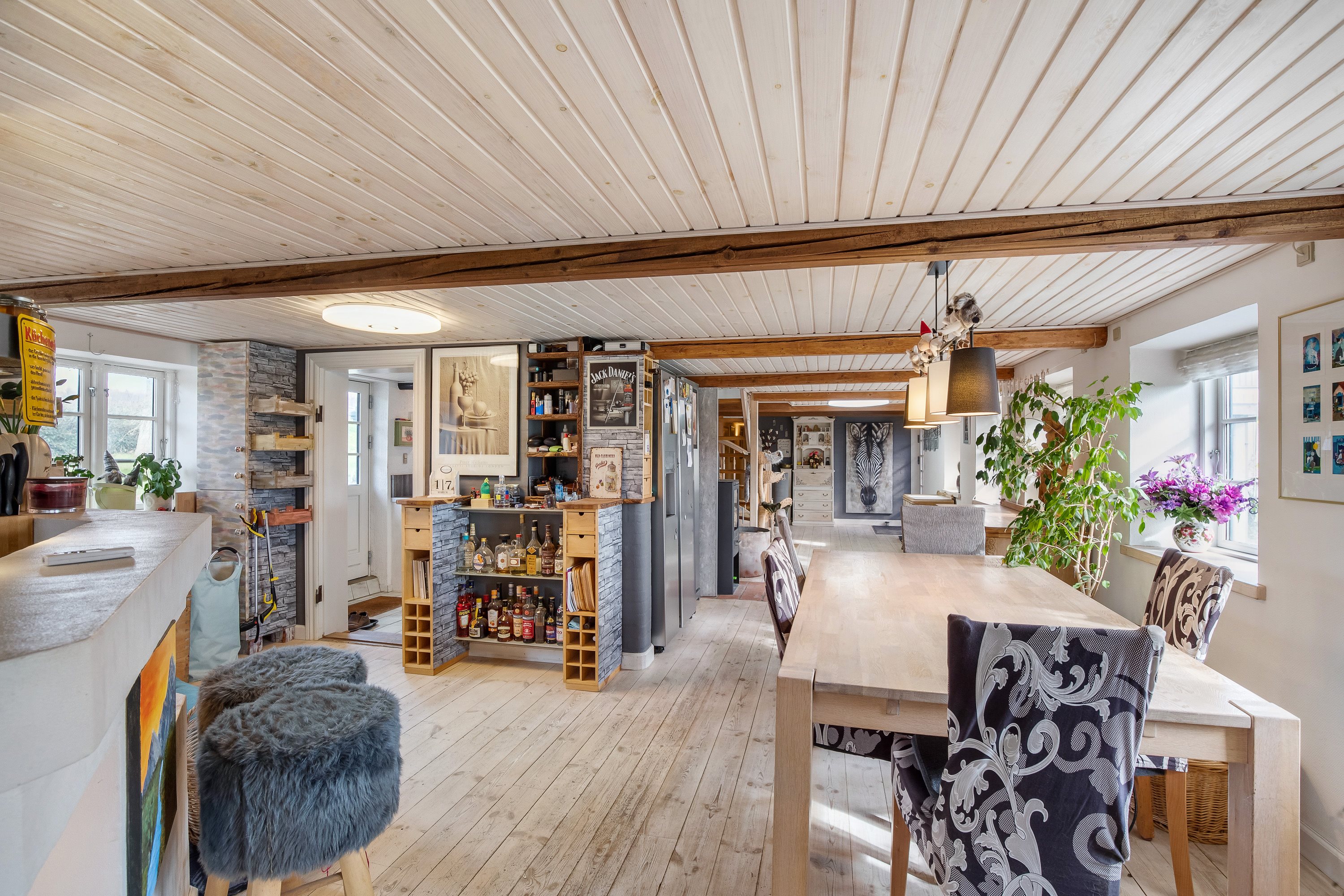 Fremhævet stue billede i fuldskærmstilstand. Billede af Blommeskobbel 5, 6440 Augustenborg