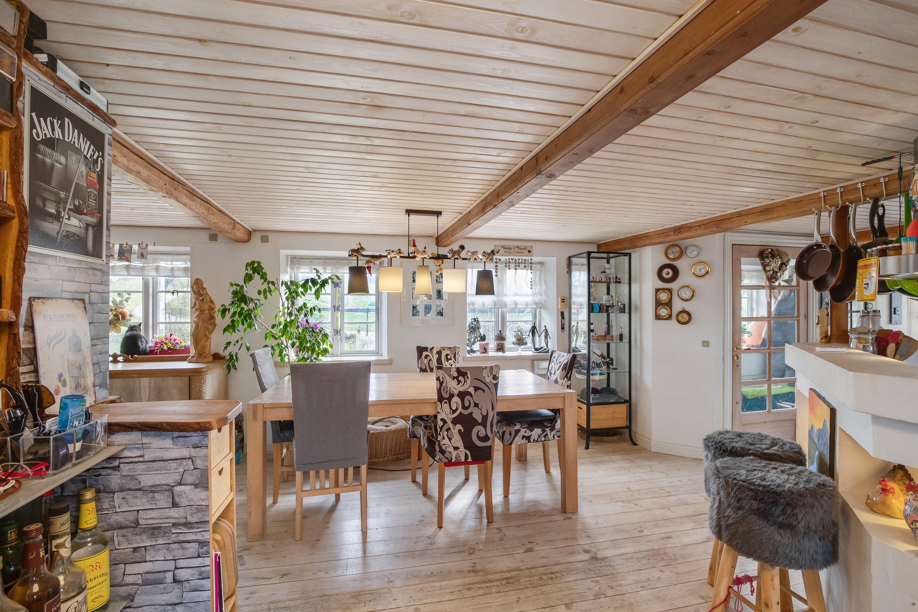 Fremhævet stue billede i fuldskærmstilstand. Billede af Blommeskobbel 5, 6440 Augustenborg