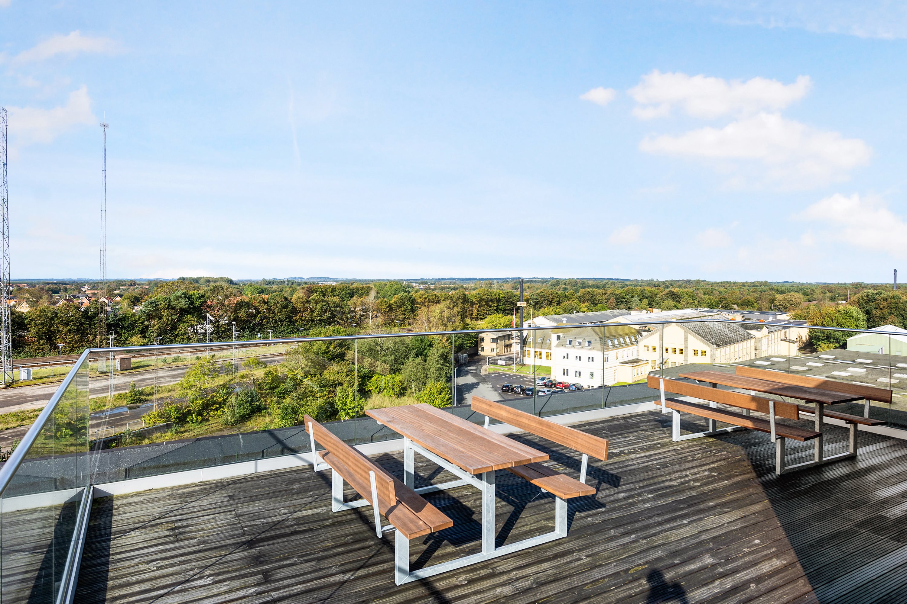 Fremhævet tagterrasse billede i fuldskærmstilstand. Billede af Peder Nielsens Gade 5, 1. 4., 9700 Brønderslev