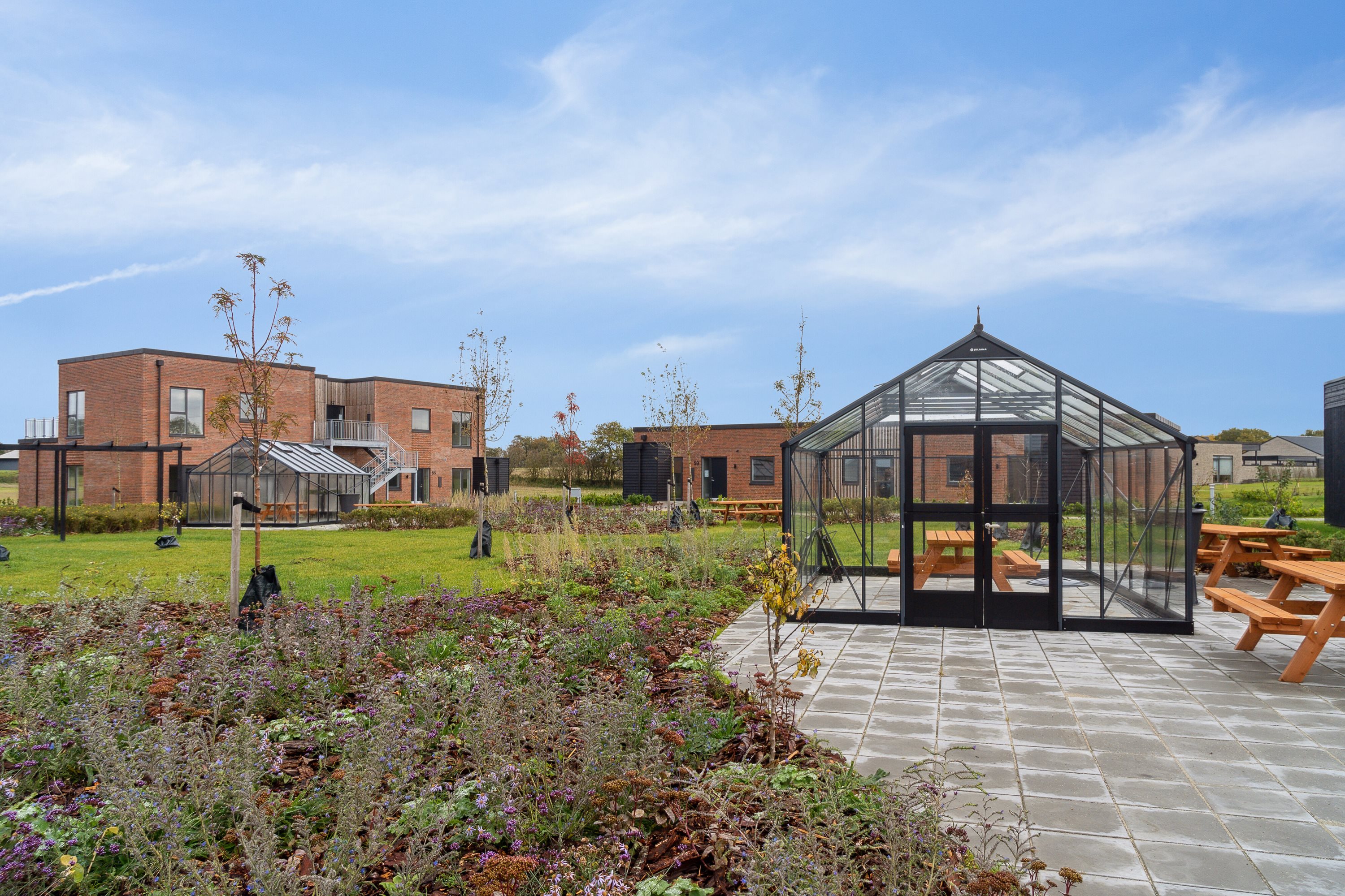 Fremhævet set fra haven billede i fuldskærmstilstand. Billede af Lønnebergvej 71, 1., 8600 Silkeborg