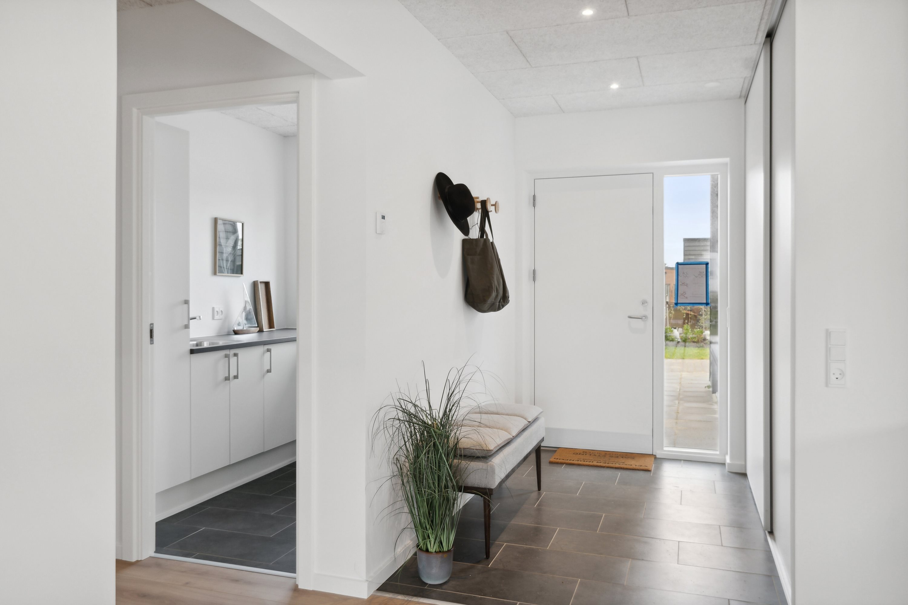 Fremhævet gang billede i fuldskærmstilstand. Billede af Lønnebergvej 71, 1., 8600 Silkeborg