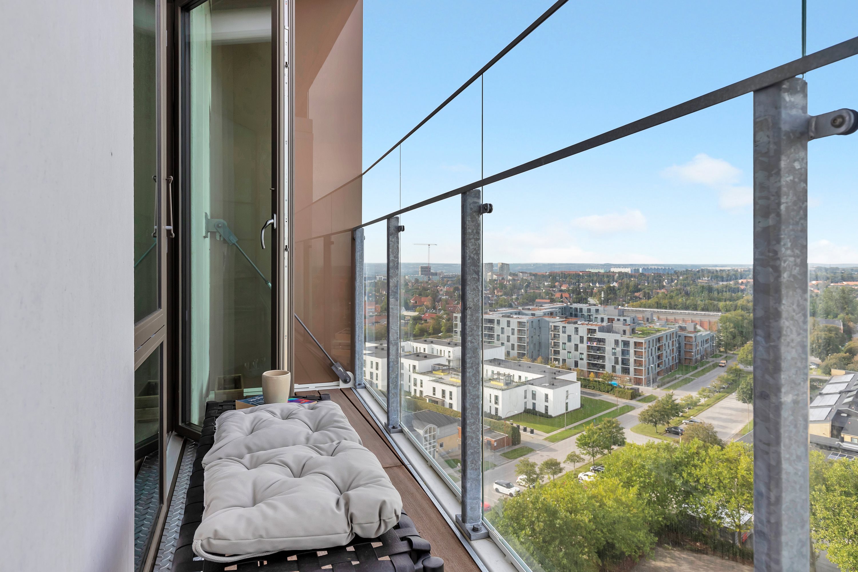 Fremhævet altan billede i fuldskærmstilstand. Billede af Gøteborg Allé 6, 3. 7., 8200 Aarhus N