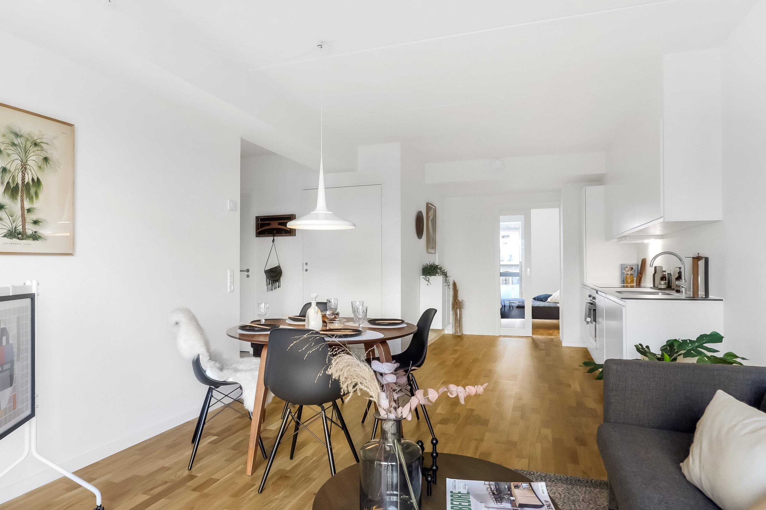 Fremhævet stue billede i fuldskærmstilstand. Billede af Skibsbyggerstræde 14, 2. th., 5000 Odense C