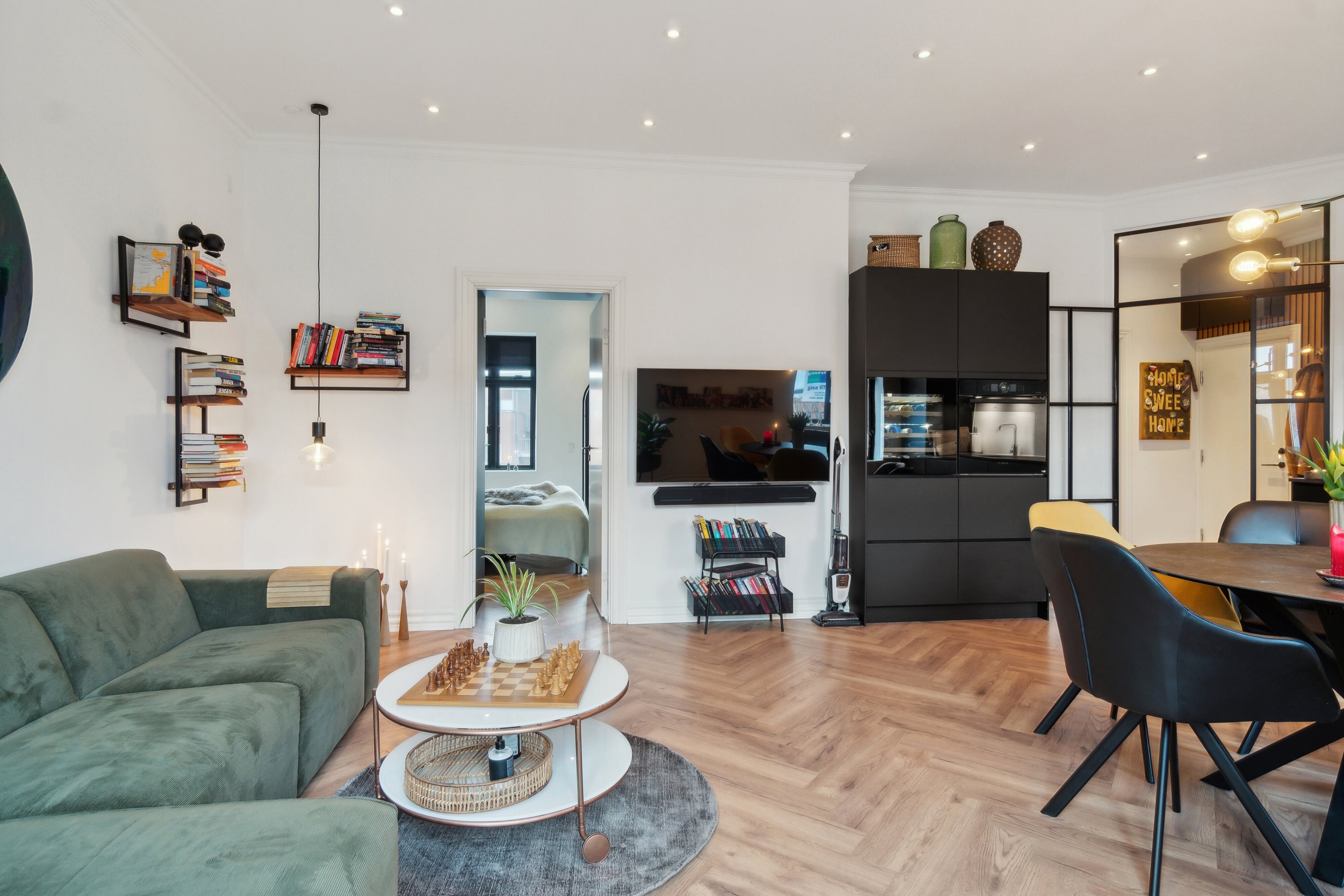 Fremhævet stue billede i fuldskærmstilstand. Billede af Søndergade 23, 2. th., 8600 Silkeborg