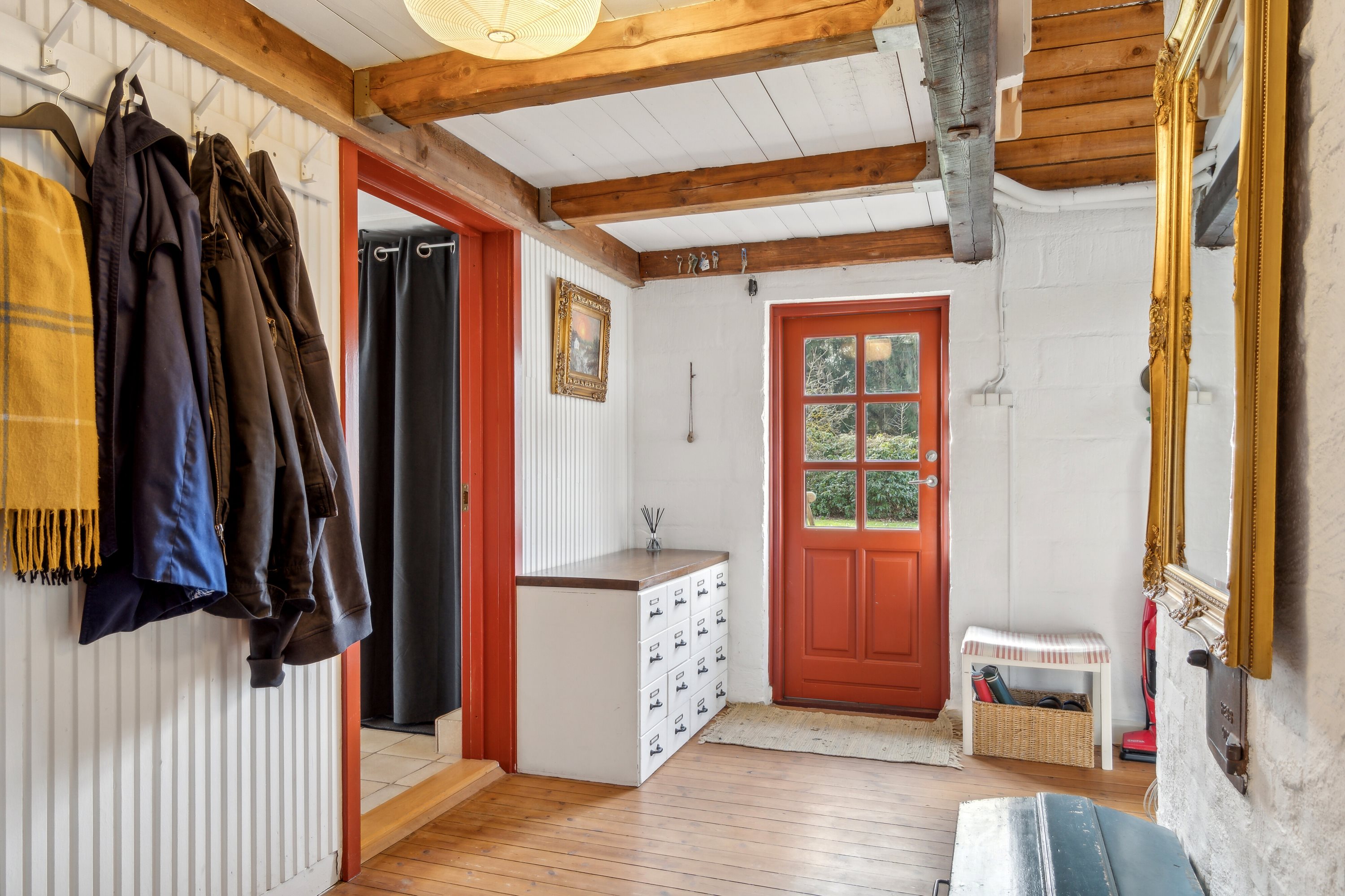 Fremhævet gang billede i fuldskærmstilstand. Billede af Stormgårdsvej 13, Skuldelev, 4050 Skibby