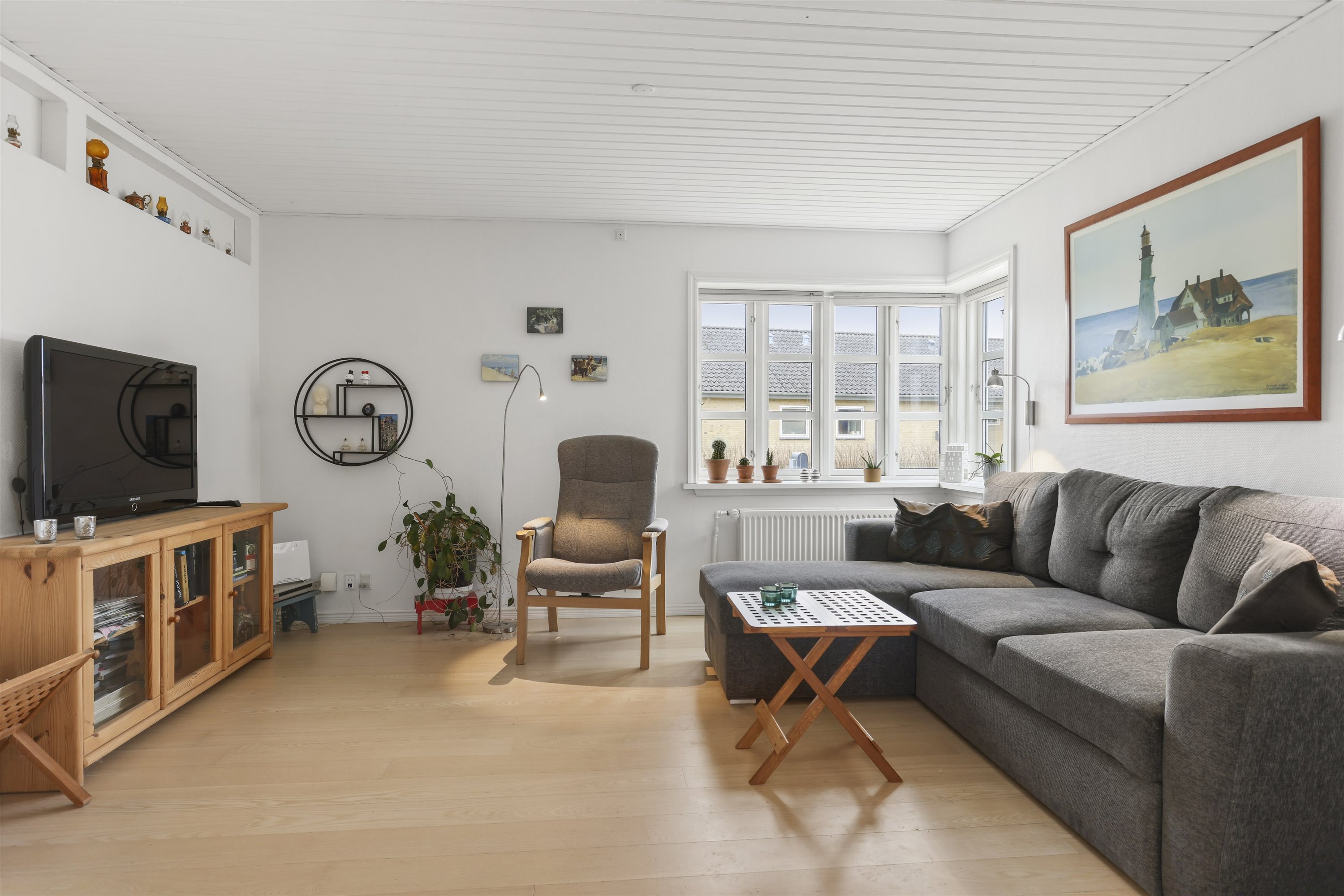 Fremhævet stue billede i fuldskærmstilstand. Billede af Åhavevej 24, Voerså, 9300 Sæby