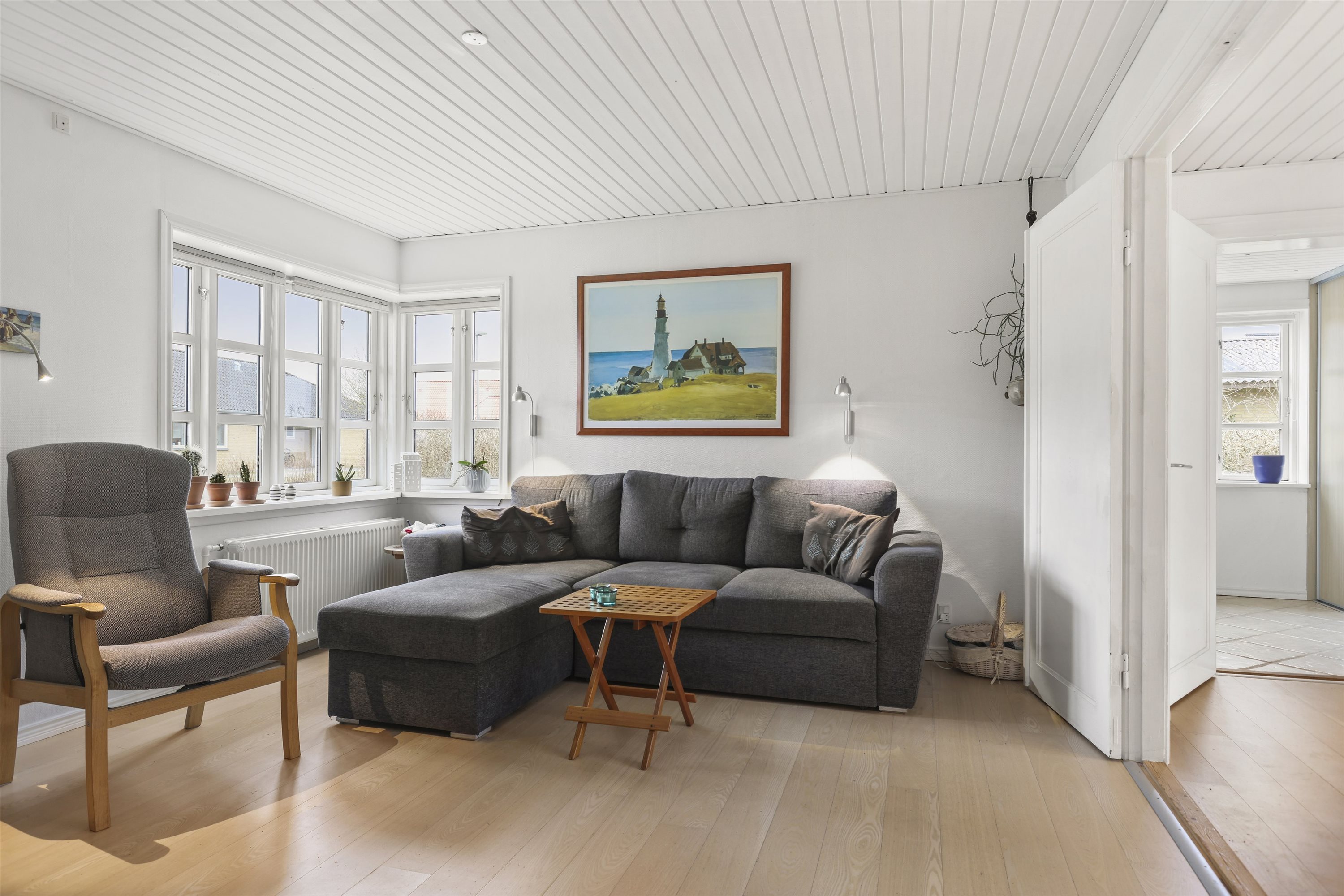 Fremhævet stue billede i fuldskærmstilstand. Billede af Åhavevej 24, Voerså, 9300 Sæby