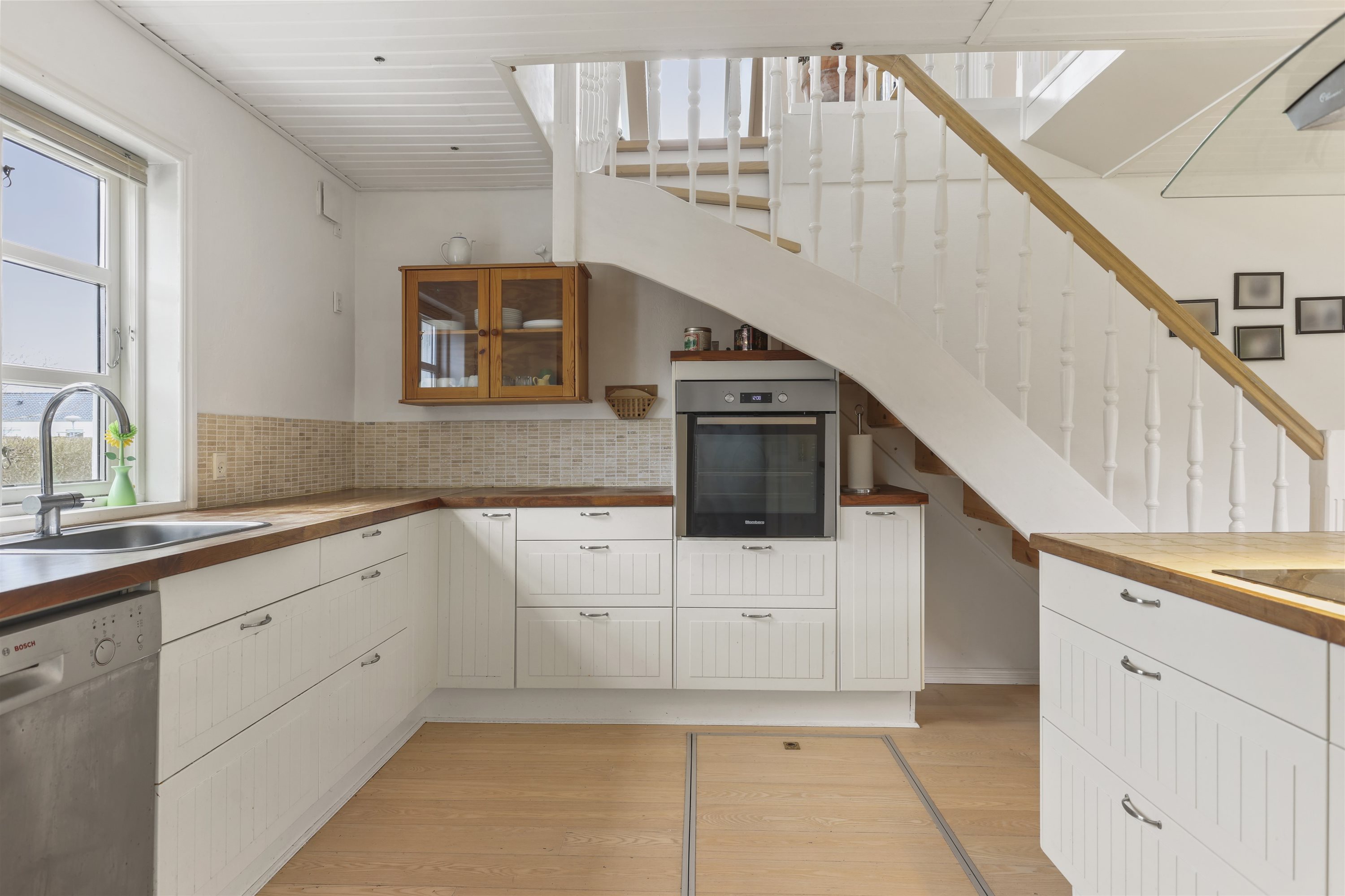 Fremhævet køkken billede i fuldskærmstilstand. Billede af Åhavevej 24, Voerså, 9300 Sæby