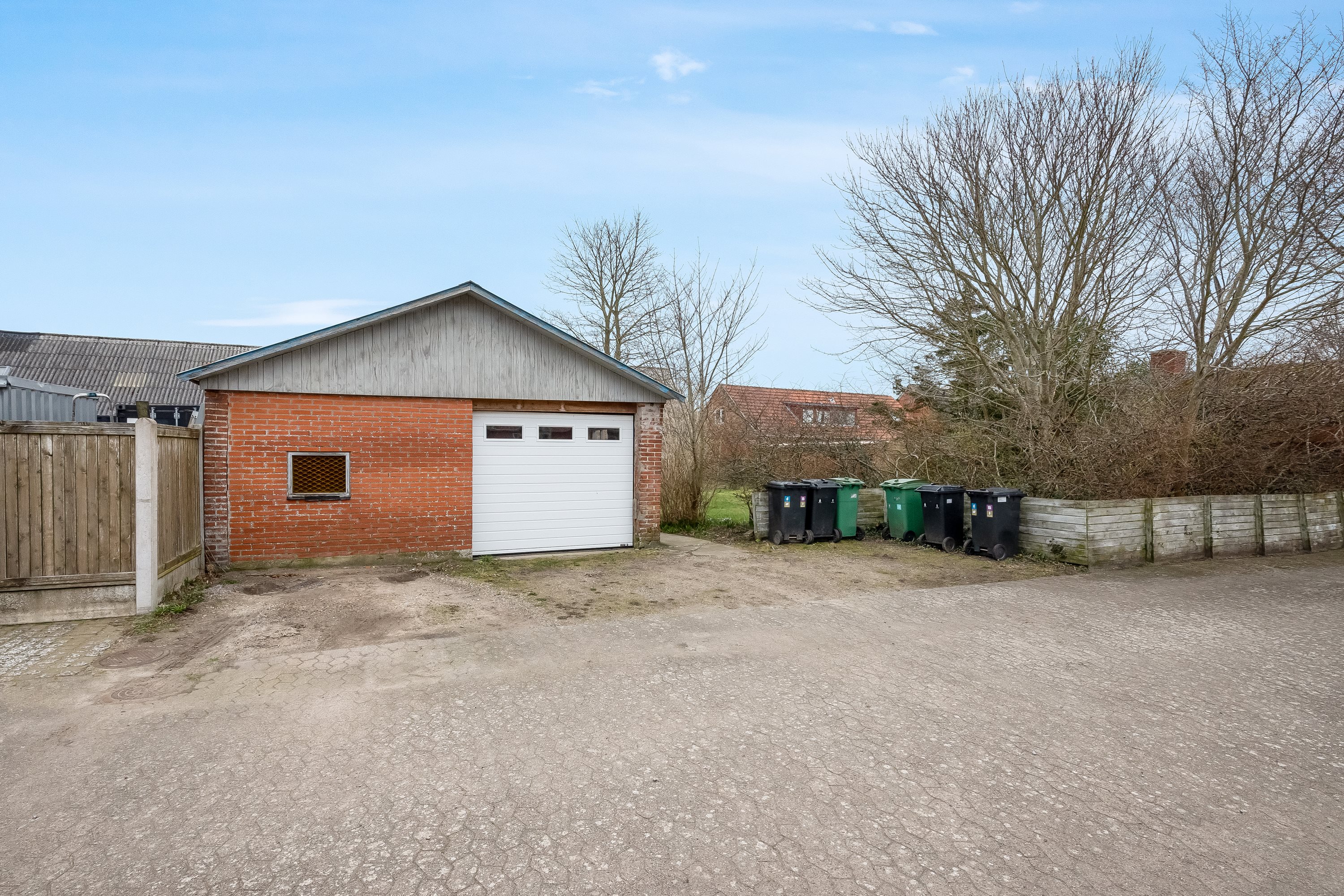 Fremhævet garage billede i fuldskærmstilstand. Billede af Brogade 19, 7660 Bækmarksbro