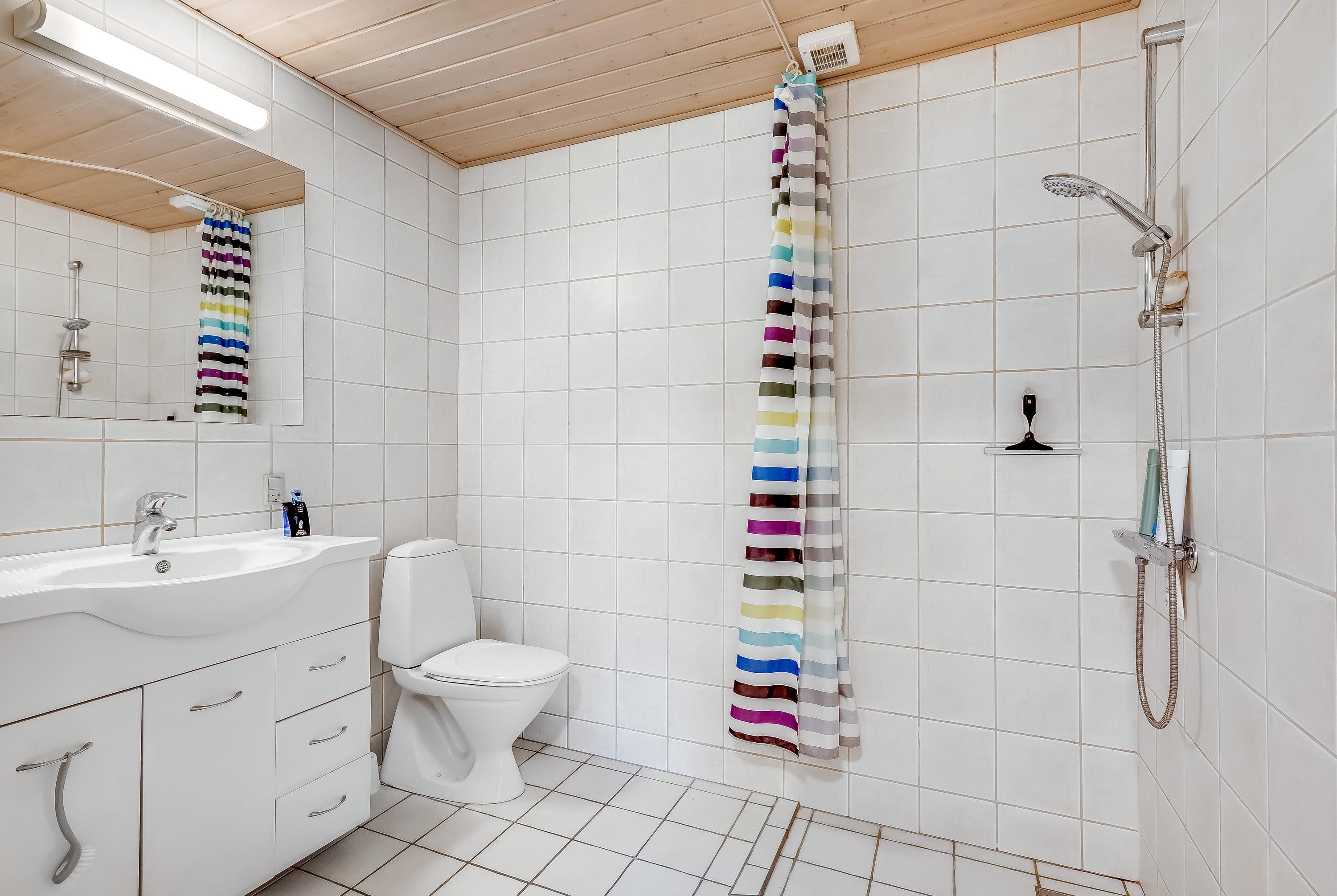 Fremhævet badeværelse billede i fuldskærmstilstand. Billede af Brogade 19, 7660 Bækmarksbro