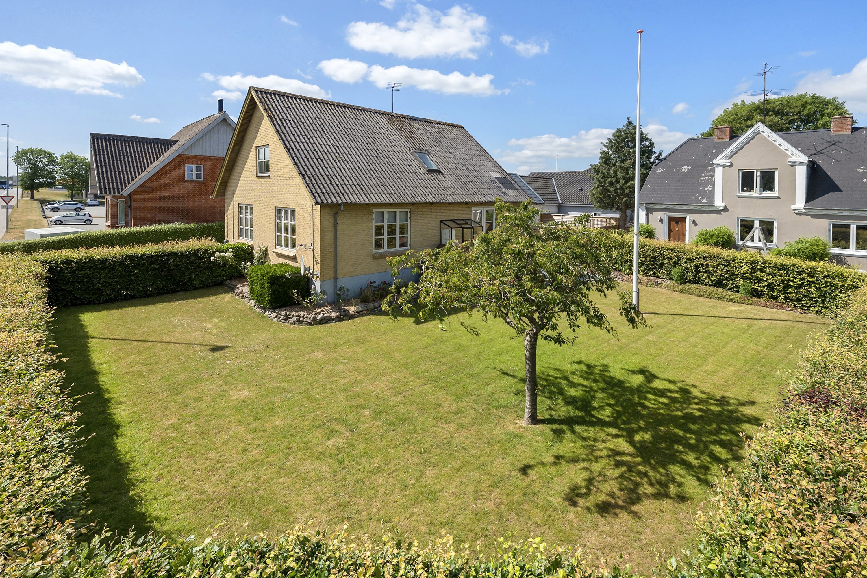 Fremhævet have billede i fuldskærmstilstand. Billede af Viborgvej 24, Hammershøj, 8830 Tjele