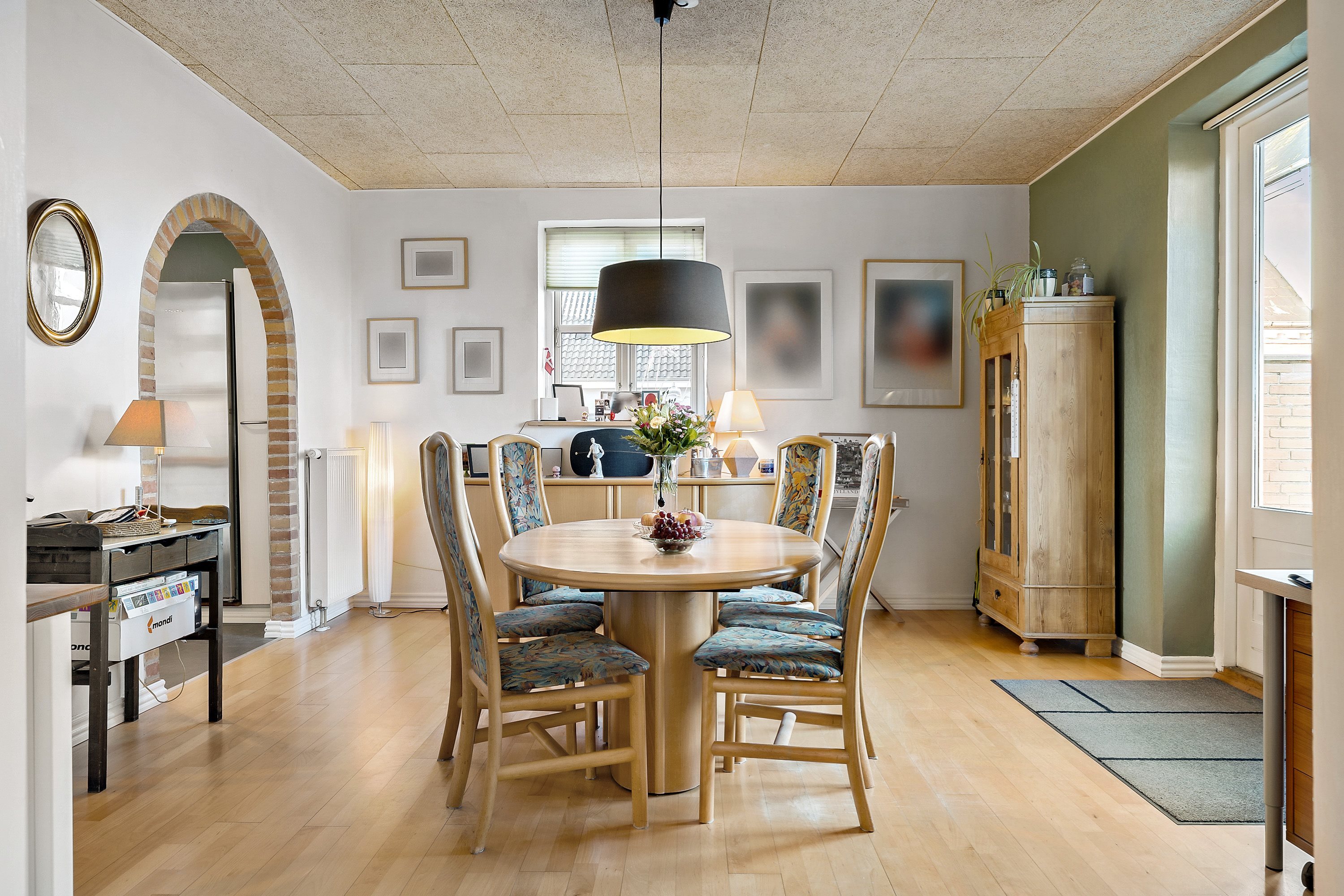 Fremhævet stue billede i fuldskærmstilstand. Billede af Viborgvej 24, Hammershøj, 8830 Tjele