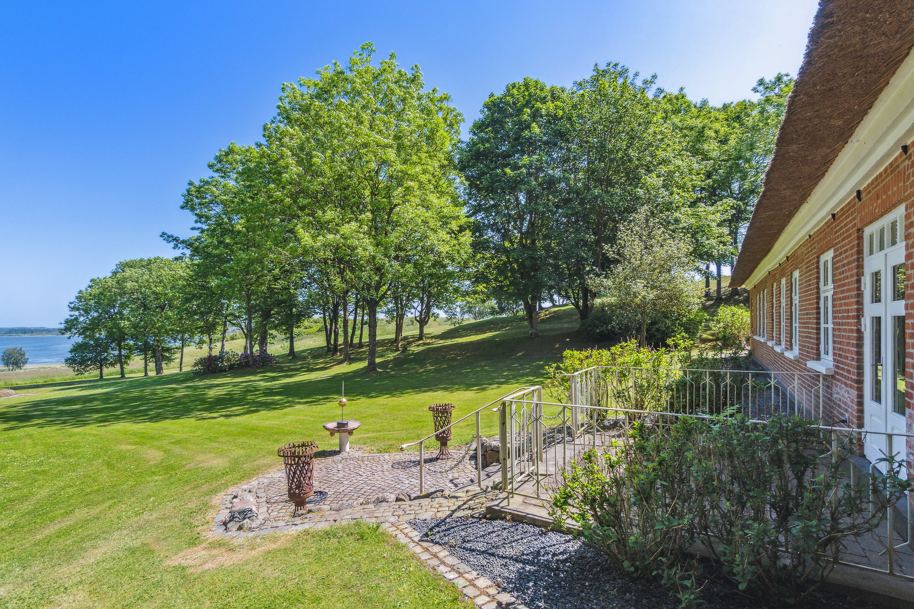 Fremhævet  billede i fuldskærmstilstand. Billede af Fjordvej 2, Knudby, 8831 Løgstrup