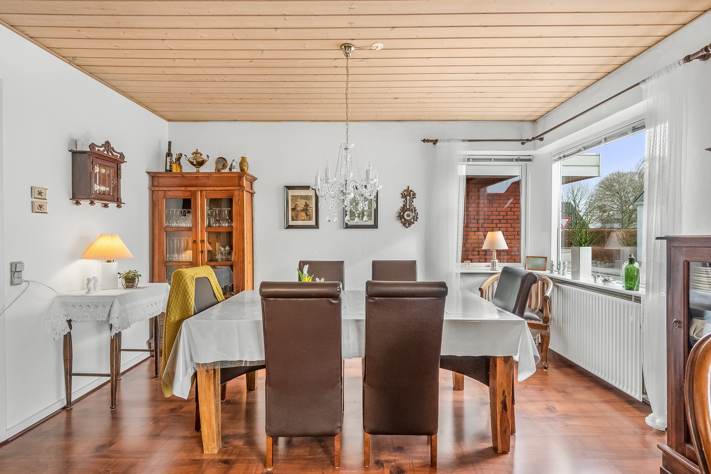 Fremhævet stue billede i fuldskærmstilstand. Billede af Hovedgaden 107, 6971 Spjald