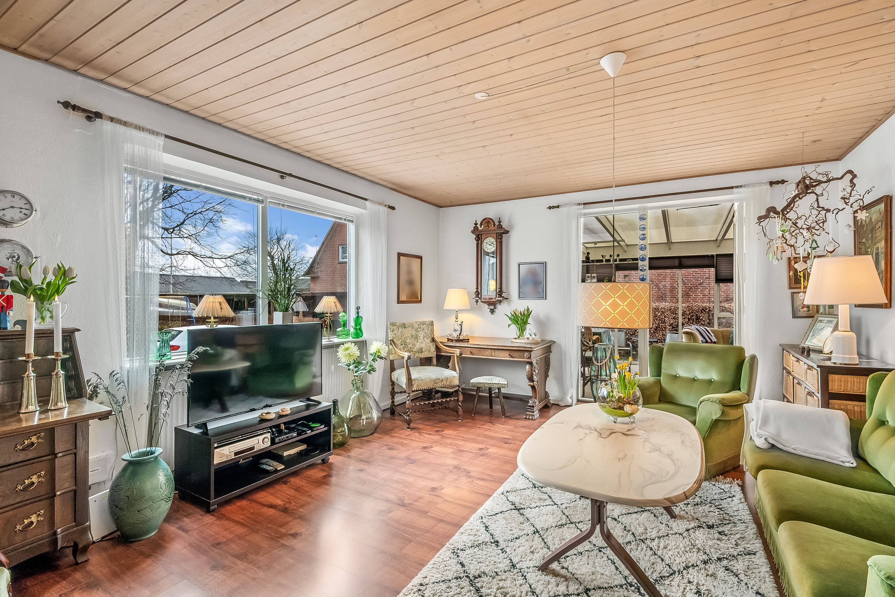 Fremhævet stue billede i fuldskærmstilstand. Billede af Hovedgaden 107, 6971 Spjald