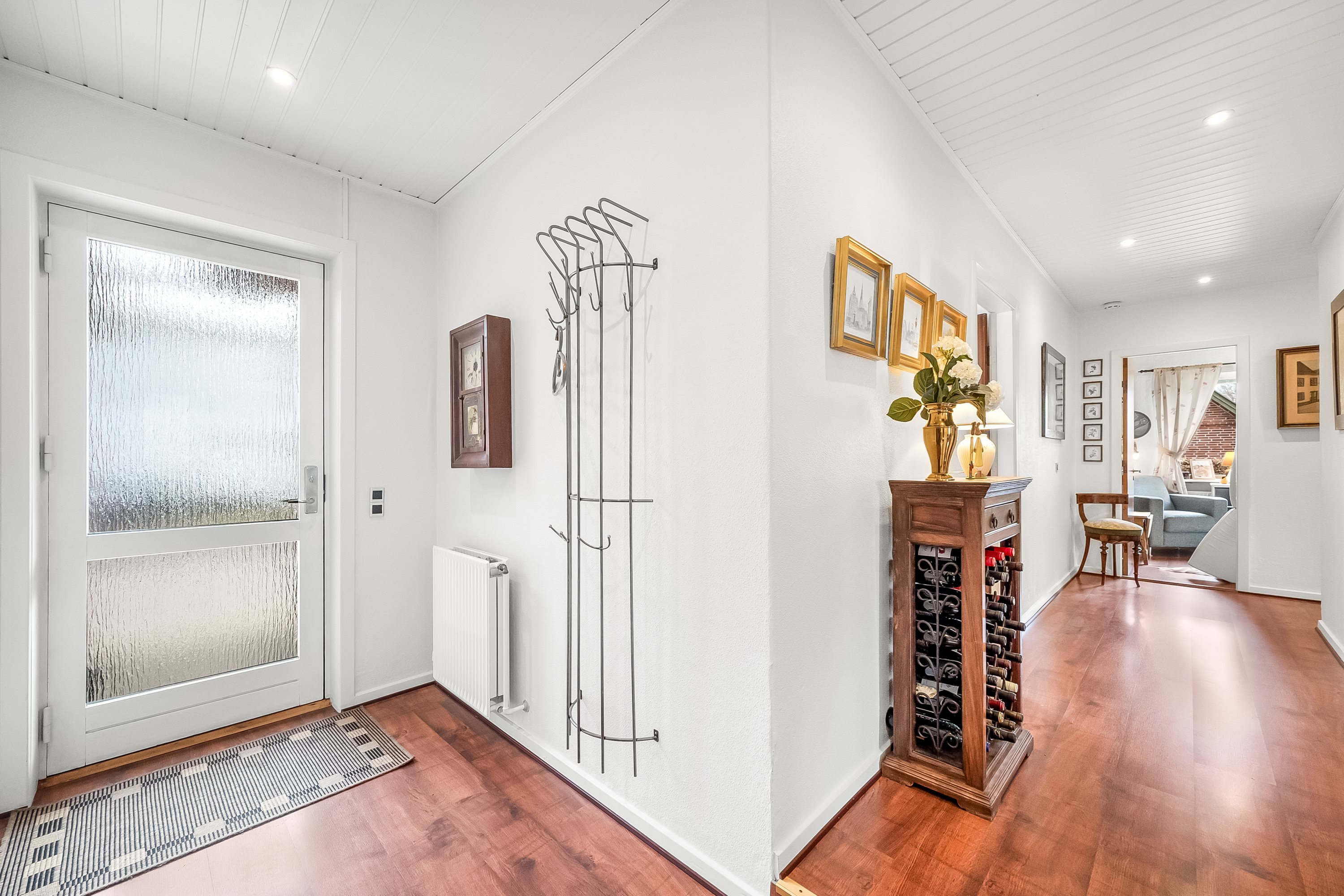 Fremhævet entré billede i fuldskærmstilstand. Billede af Hovedgaden 107, 6971 Spjald