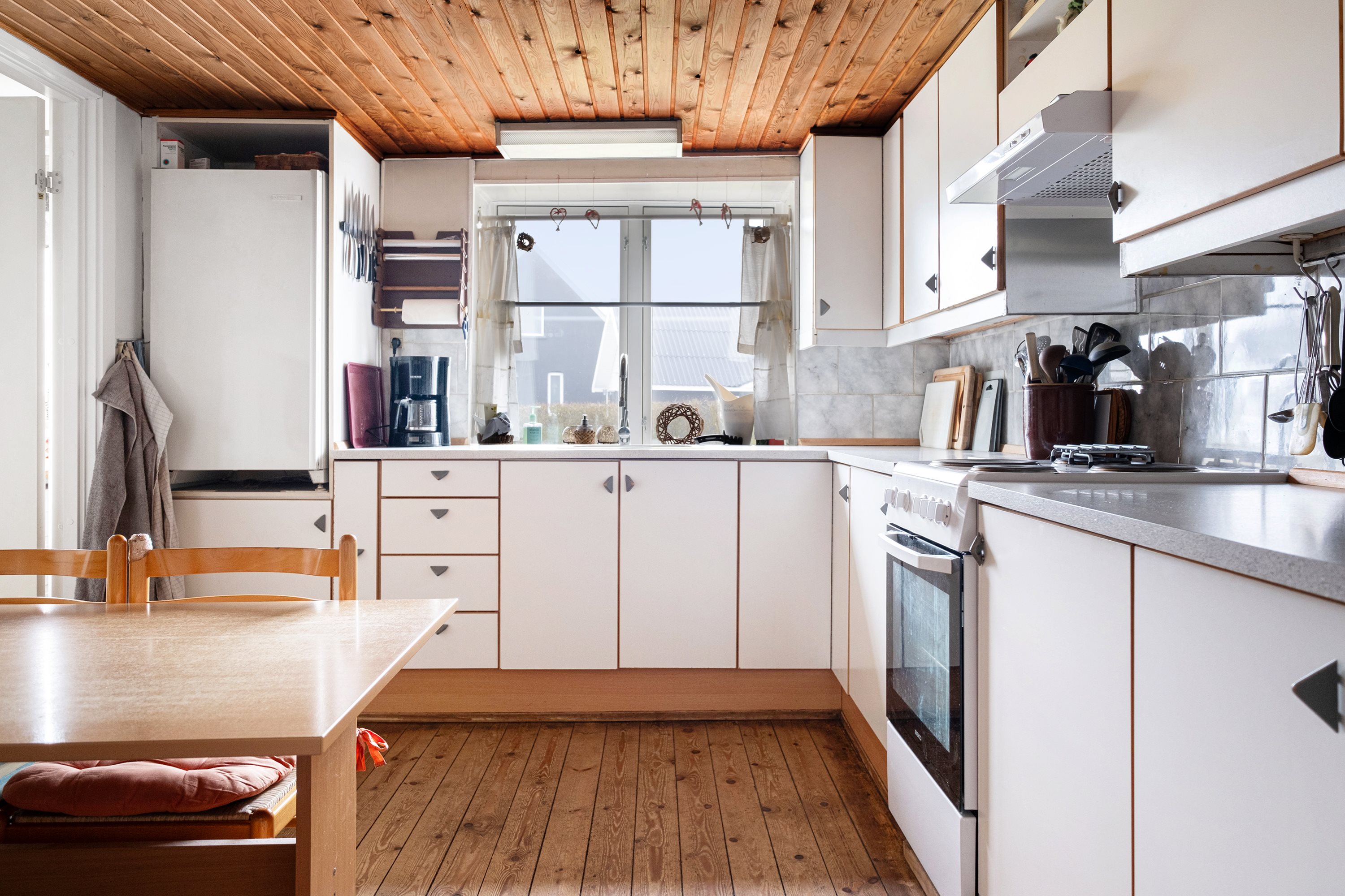 Fremhævet køkken billede i fuldskærmstilstand. Billede af Voer Færgevej 23, Hevring, 8950 Ørsted