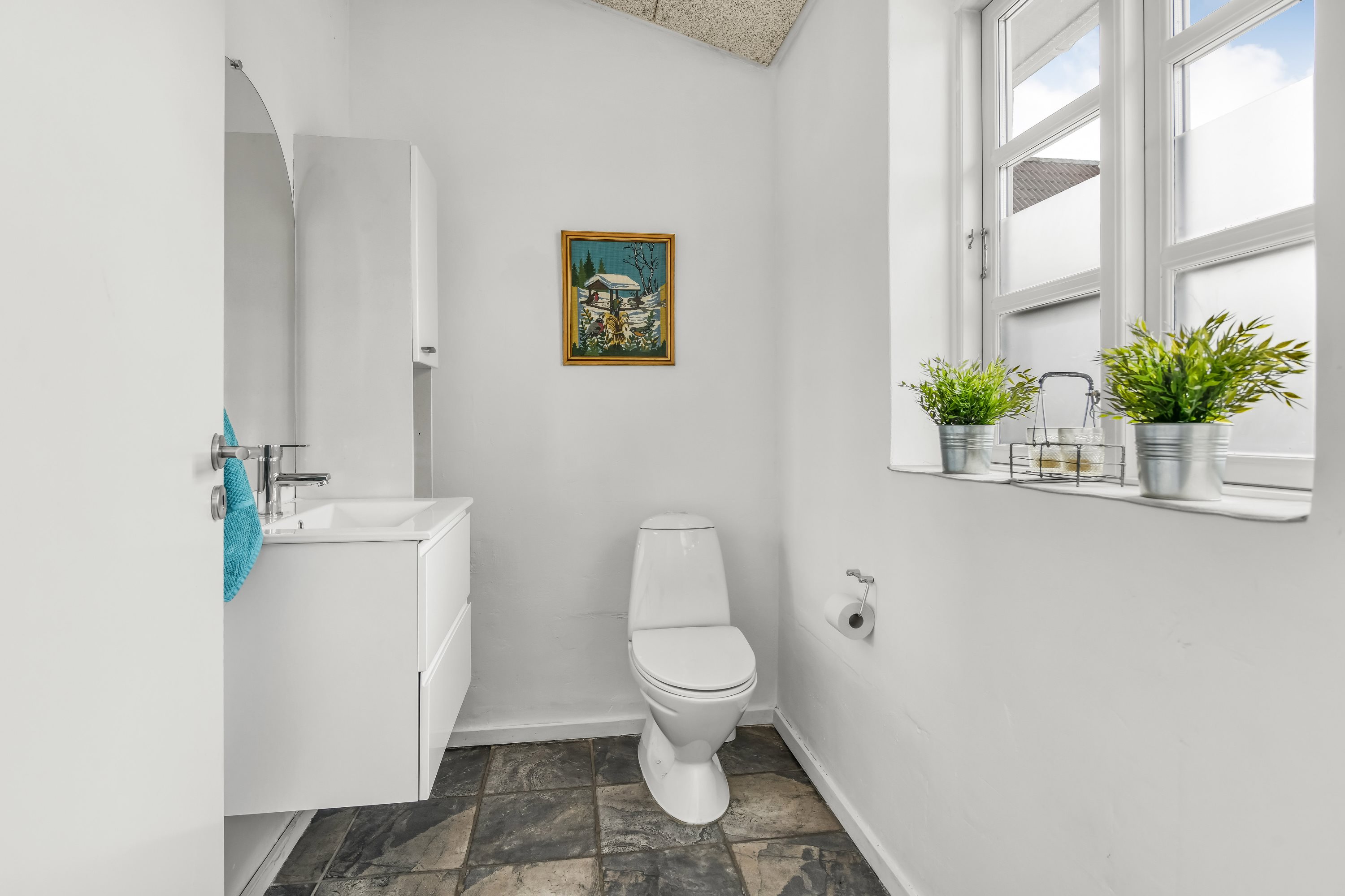 Fremhævet toilet, garage  billede i fuldskærmstilstand. Billede af Morsbølvej 84, Morsbøl, 7200 Grindsted