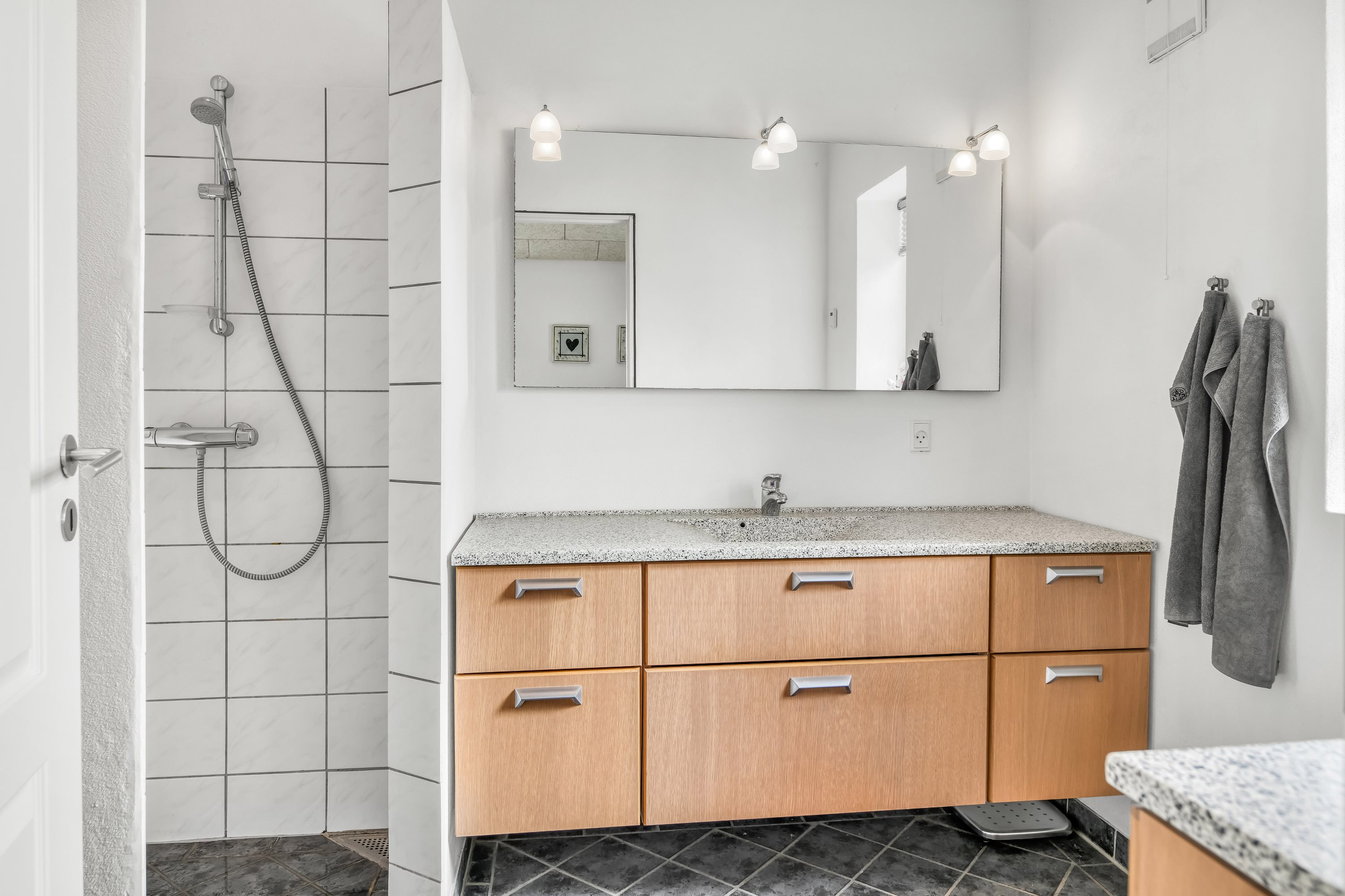 Fremhævet badeværelse, nr. 86 billede i fuldskærmstilstand. Billede af Morsbølvej 84, Morsbøl, 7200 Grindsted