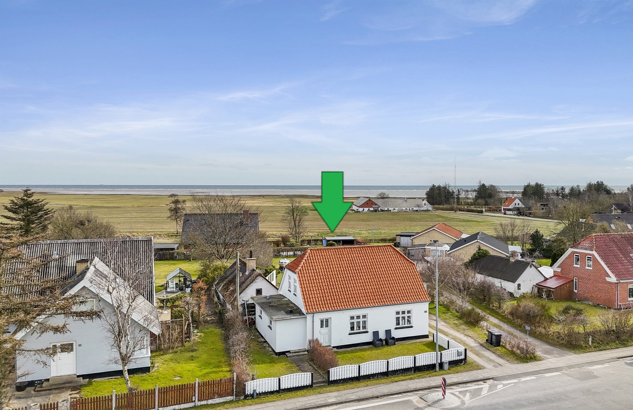 Fremhævet luftfoto billede i fuldskærmstilstand. Billede af Østkystvejen 321, Voerså, 9300 Sæby