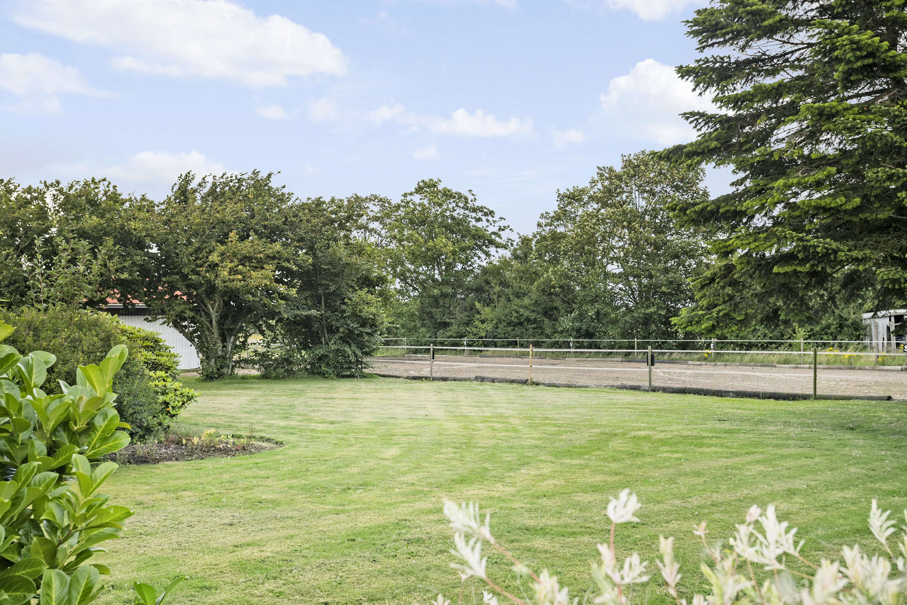 Fremhævet have billede i fuldskærmstilstand. Billede af Esbjergvej 26, 6600 Vejen