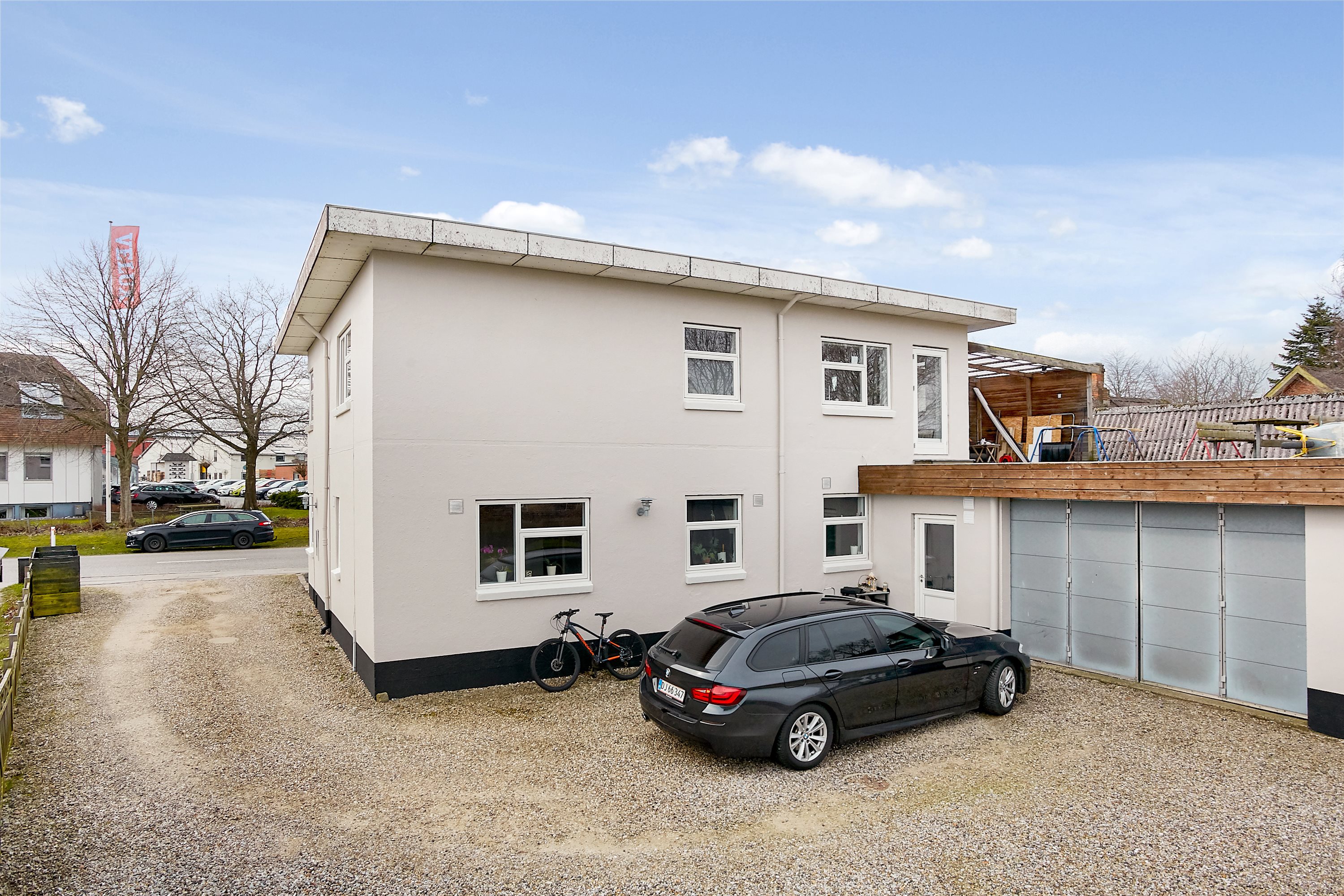 Fremhævet facade billede i fuldskærmstilstand. Billede af Ryvej 28, st.., 8752 Østbirk