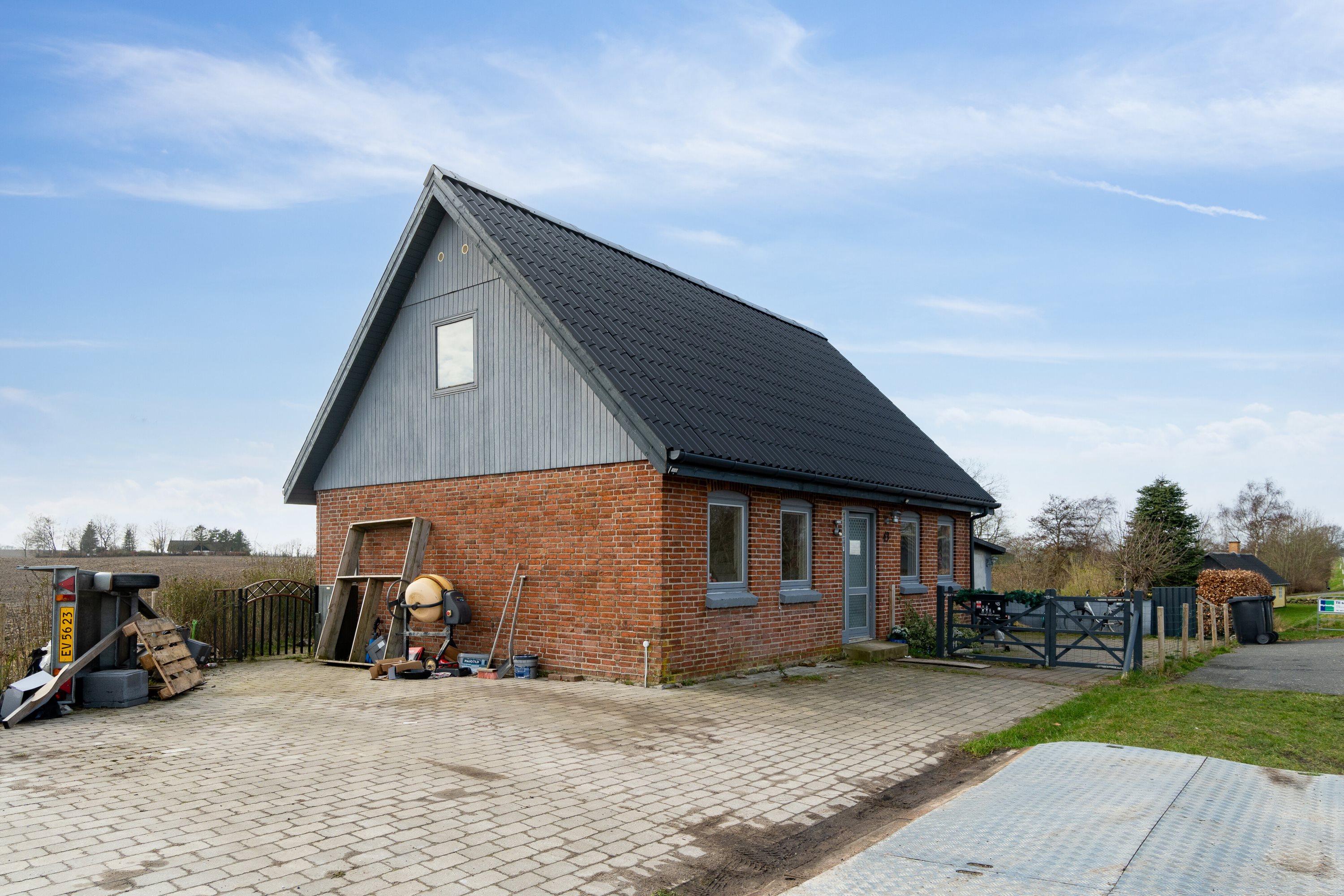 Fremhævet set fra vejen billede i fuldskærmstilstand. Billede af Sorøvej 43, Haldagermagle, 4250 Fuglebjerg