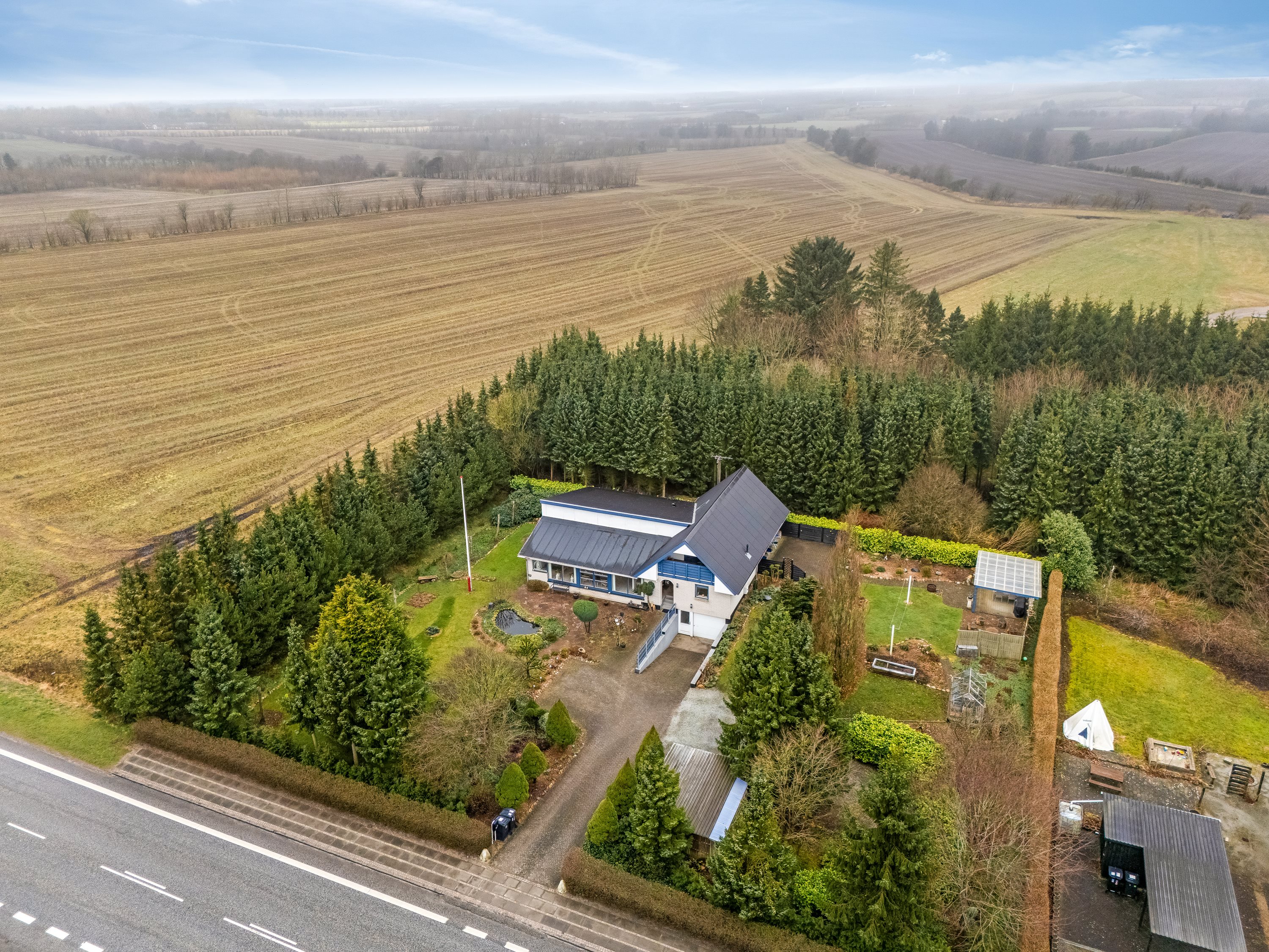 Fremhævet luftfoto billede i fuldskærmstilstand. Billede af Herningvej 31, Barde, 6920 Videbæk