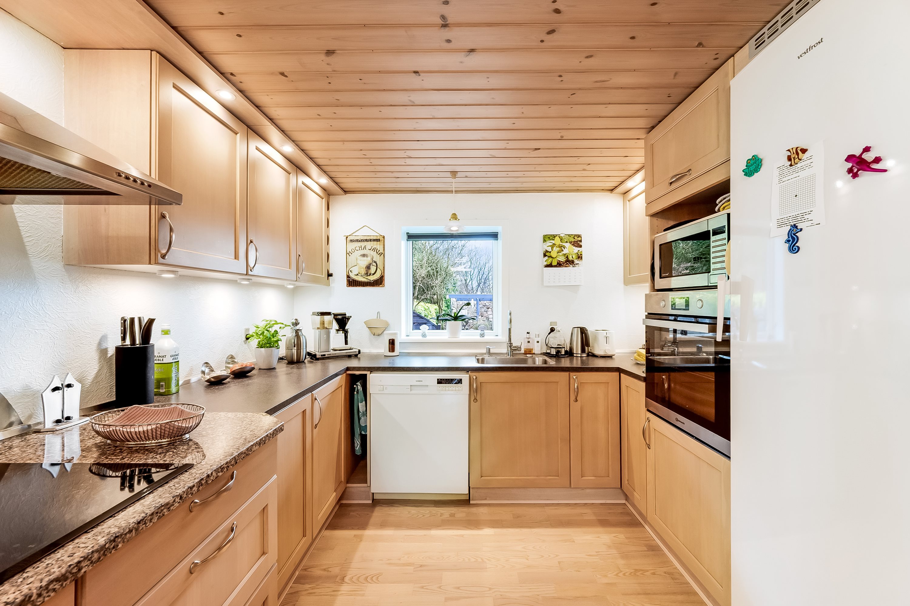 Fremhævet køkken billede i fuldskærmstilstand. Billede af Herningvej 31, Barde, 6920 Videbæk