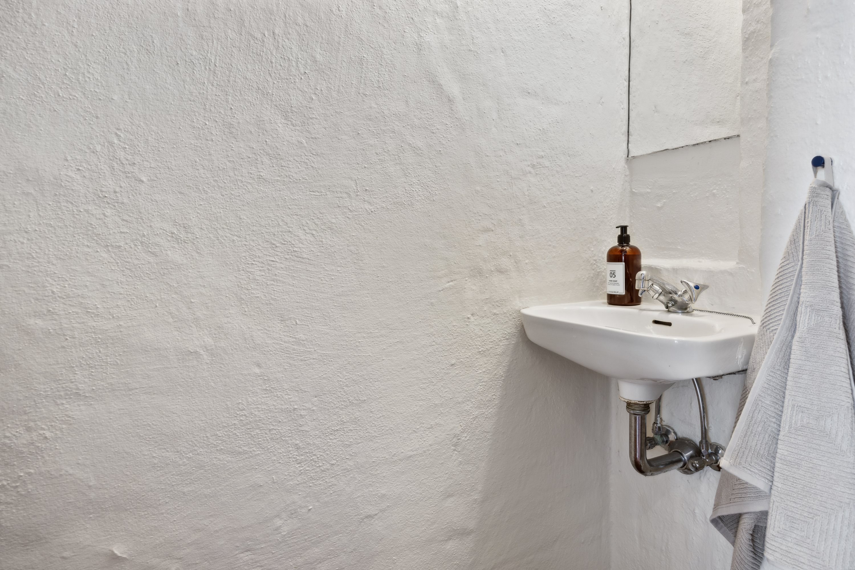 Fremhævet toilet billede i fuldskærmstilstand. Billede af Strandvejen 150, 7., Tranum, 9460 Brovst