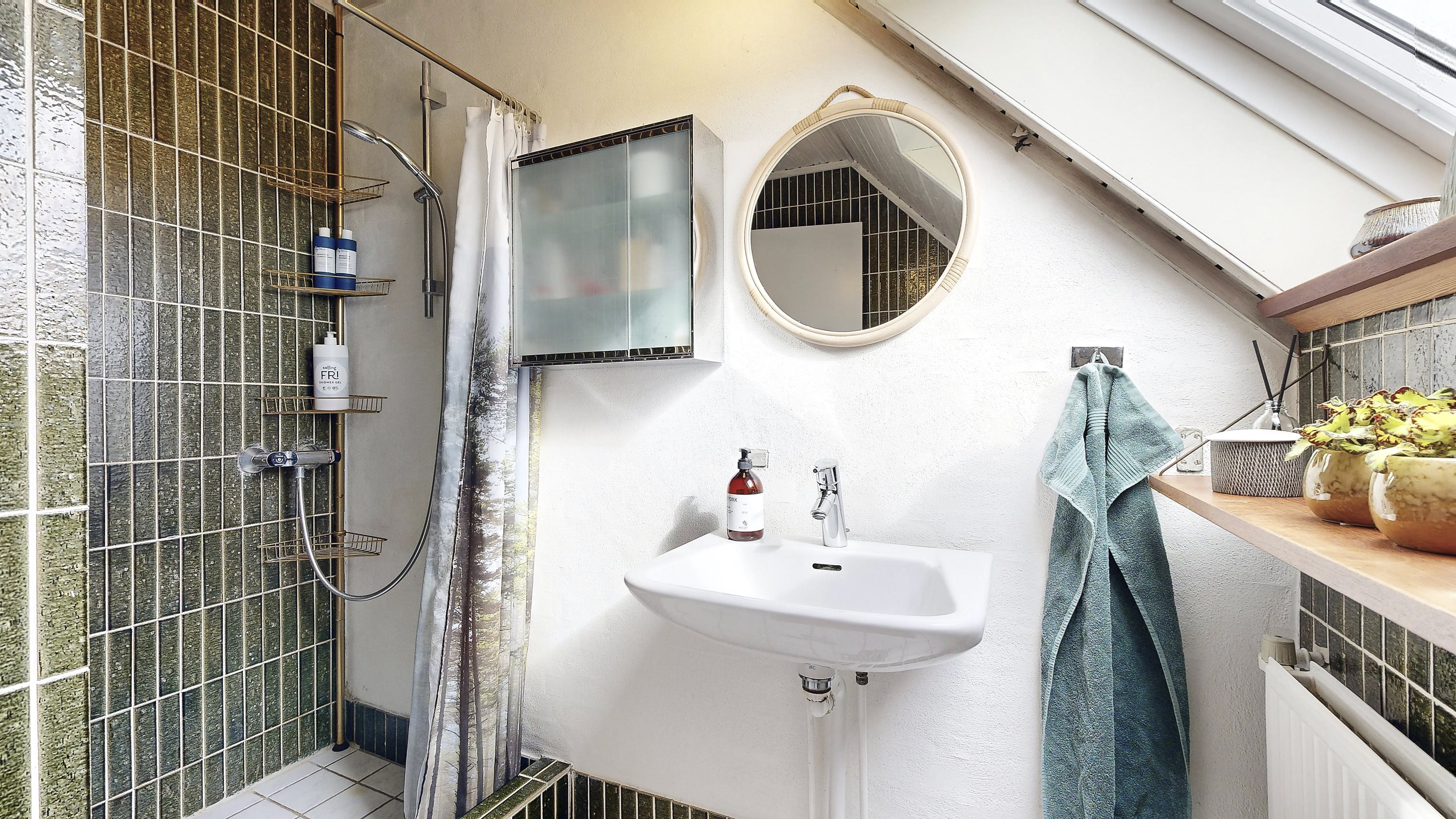 Fremhævet badeværelse billede i fuldskærmstilstand. Billede af Storhøjvej 20, 8831 Løgstrup