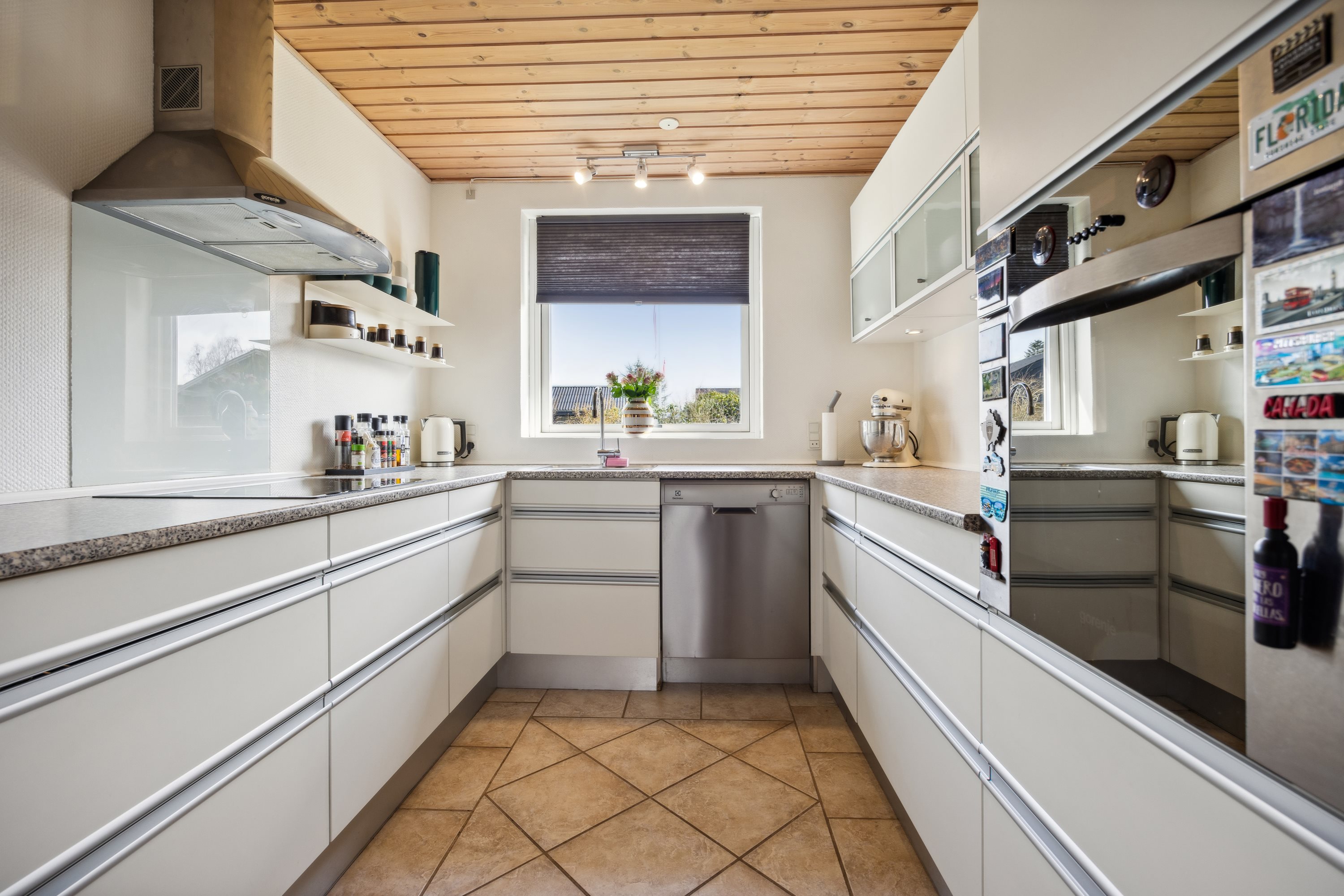 Fremhævet køkken billede i fuldskærmstilstand. Billede af Nøddevej 39, Stae, 9310 Vodskov