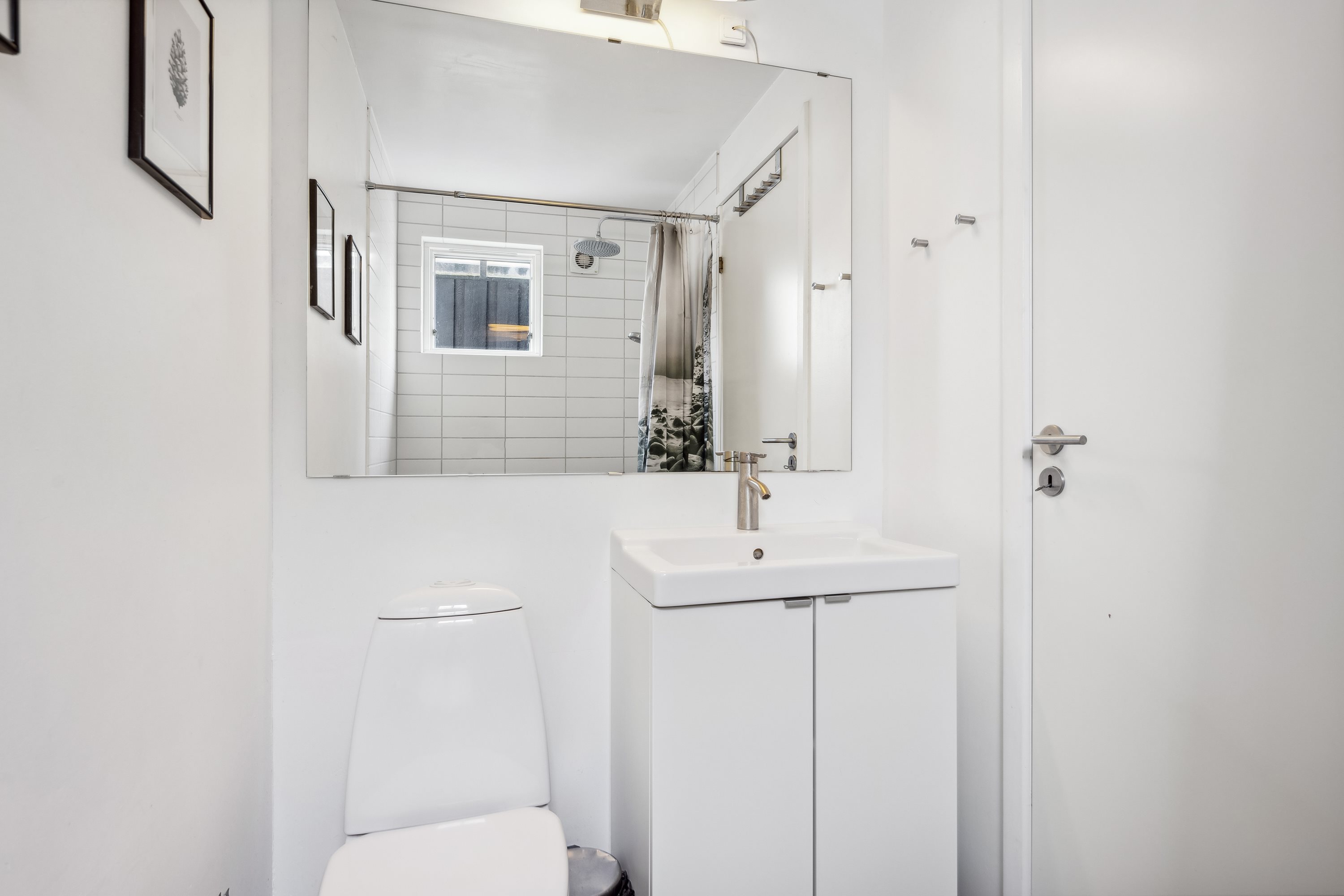 Fremhævet badeværelse billede i fuldskærmstilstand. Billede af Øerkrogvejen 2, 656., 8400 Ebeltoft