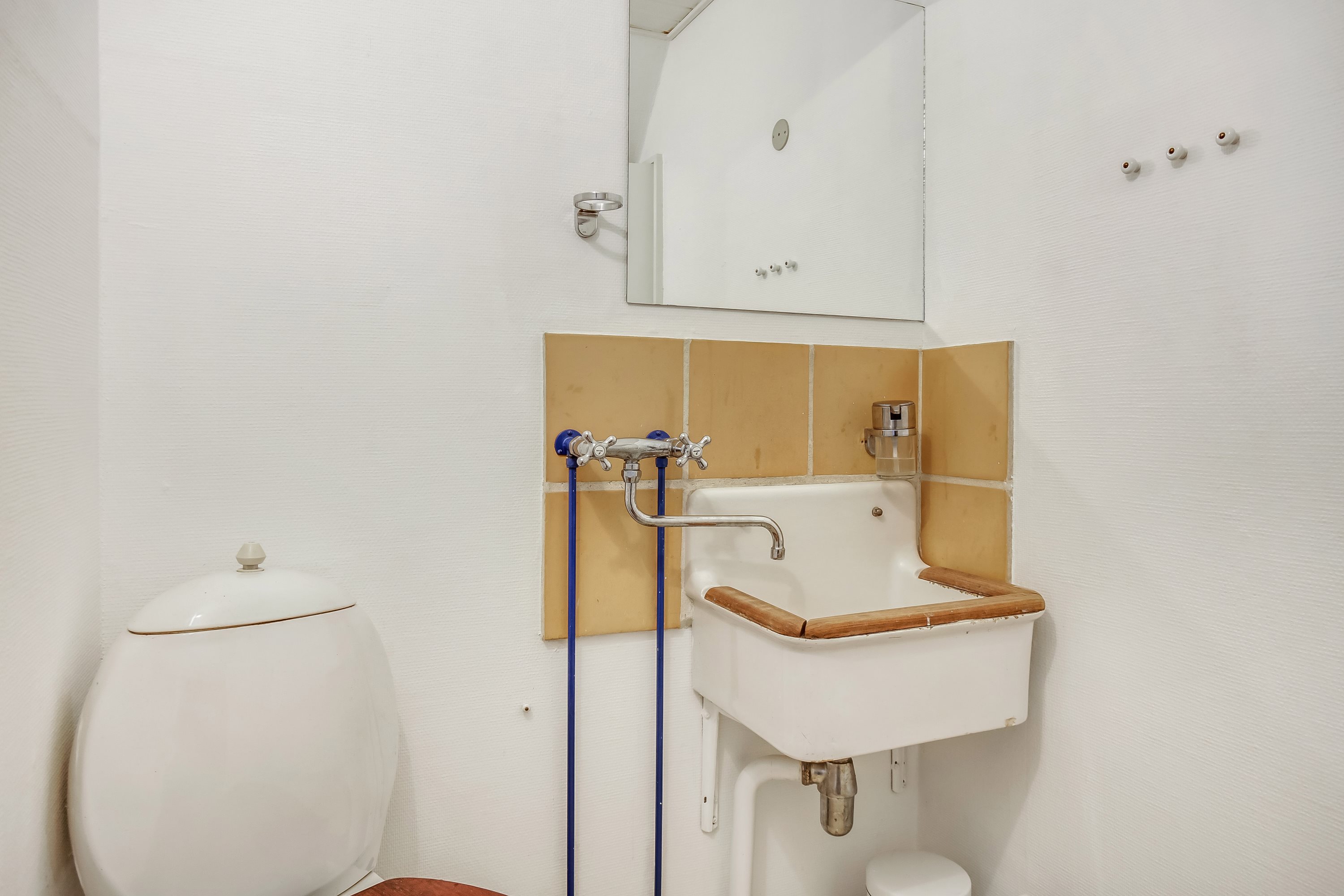 Fremhævet toilet billede i fuldskærmstilstand. Billede af Sortebr. Kirke Stræde 7, 8800 Viborg