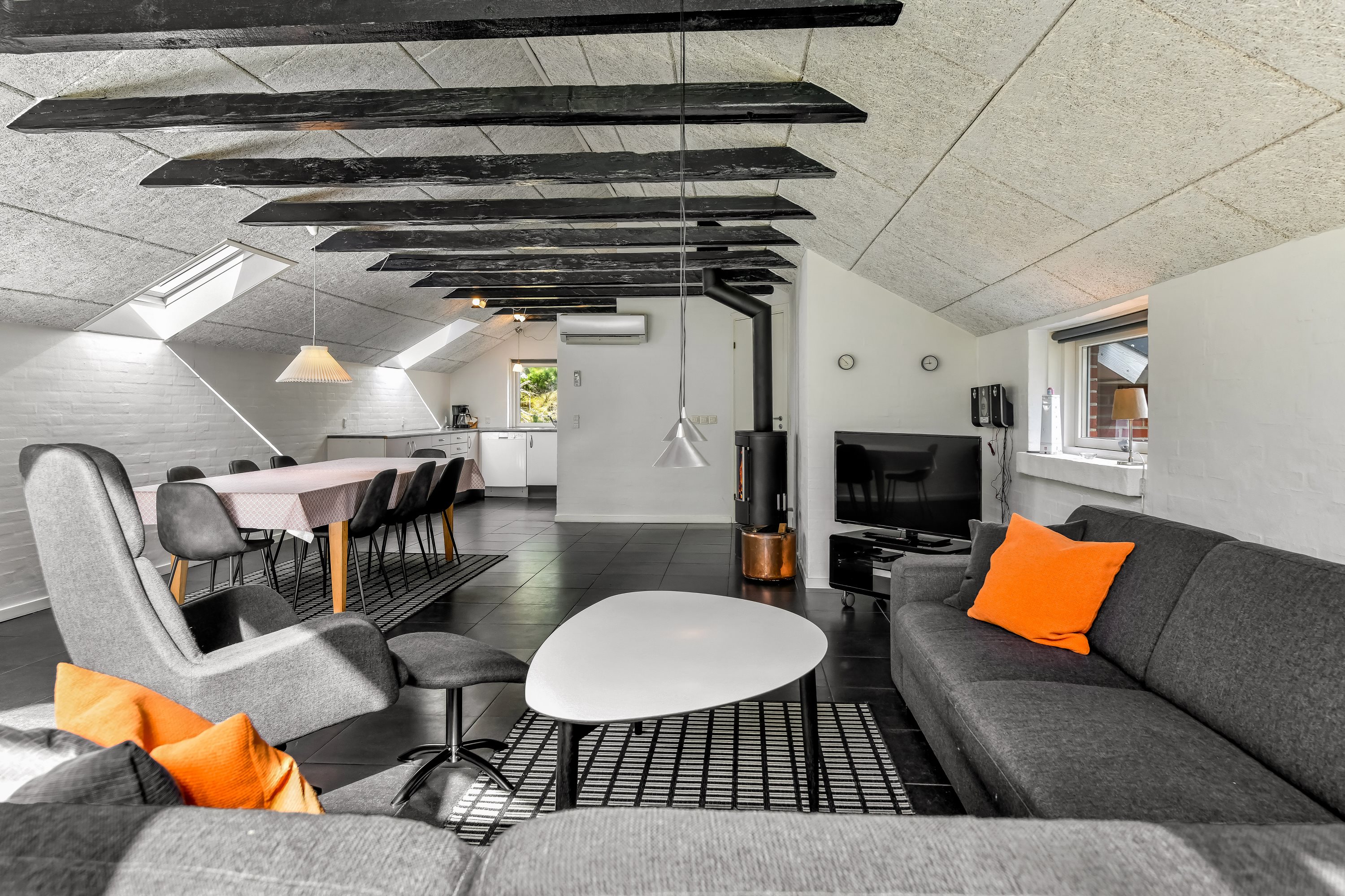 Fremhævet stue billede i fuldskærmstilstand. Billede af Bjergvej 24, 6857 Blåvand