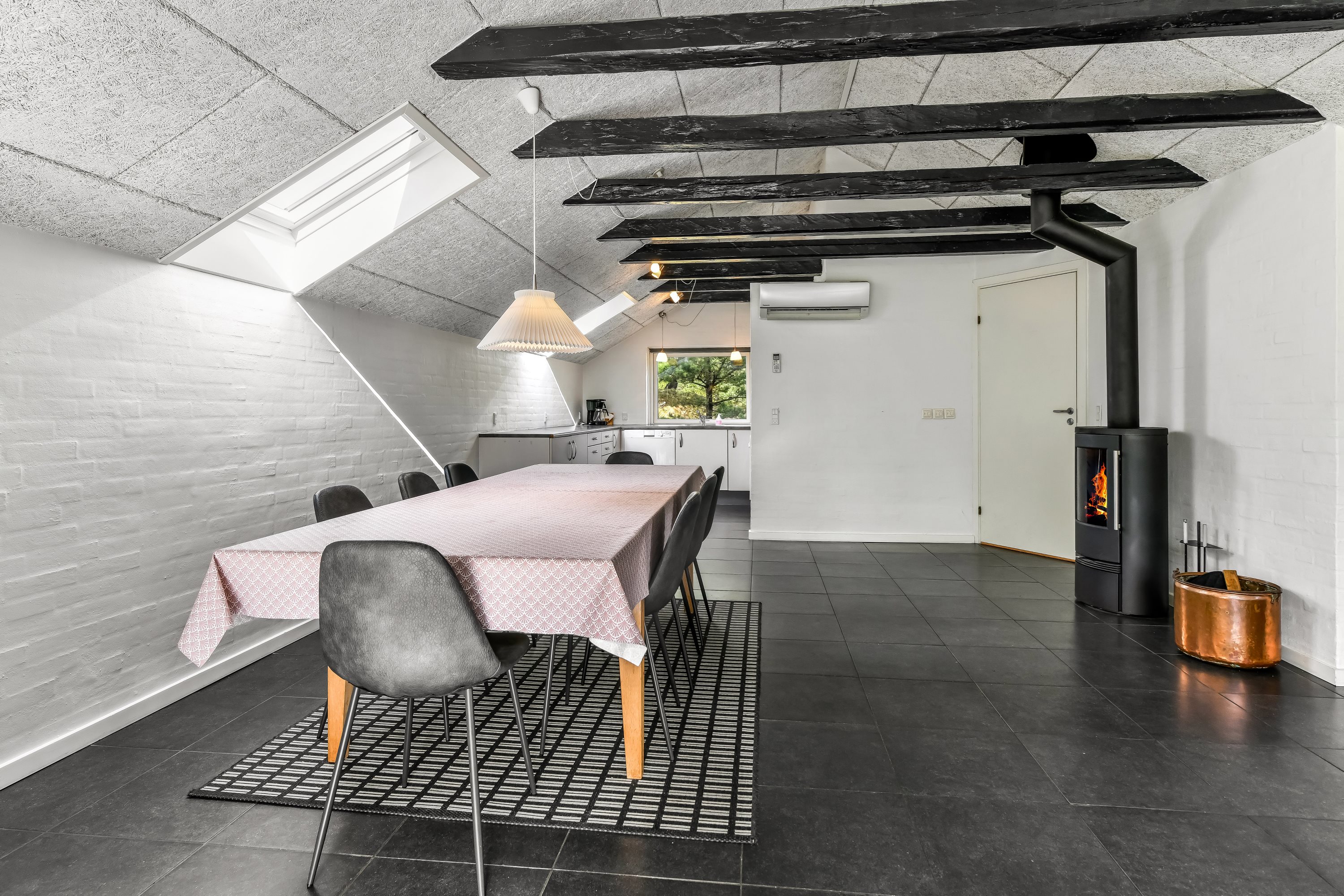 Fremhævet stue billede i fuldskærmstilstand. Billede af Bjergvej 24, 6857 Blåvand