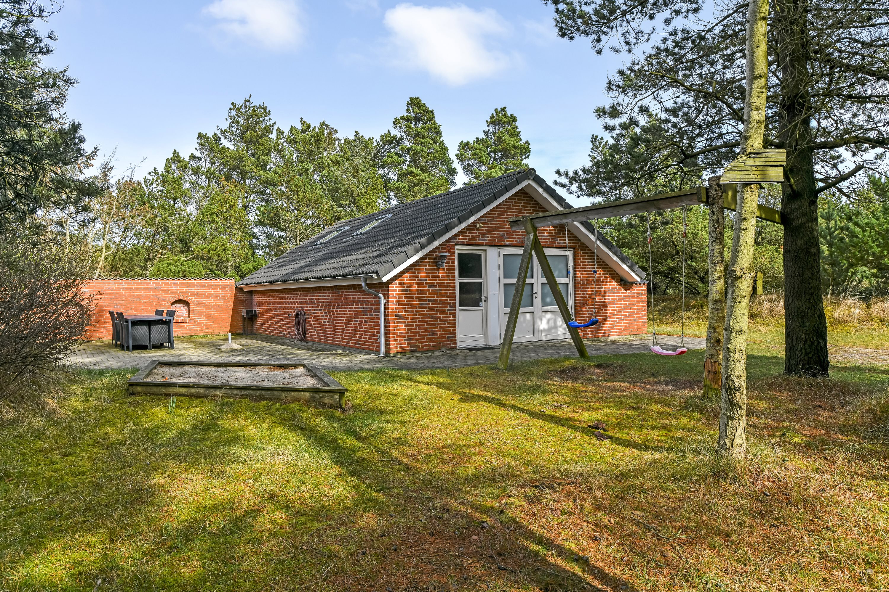 Fremhævet ejendommen billede i fuldskærmstilstand. Billede af Bjergvej 24, 6857 Blåvand