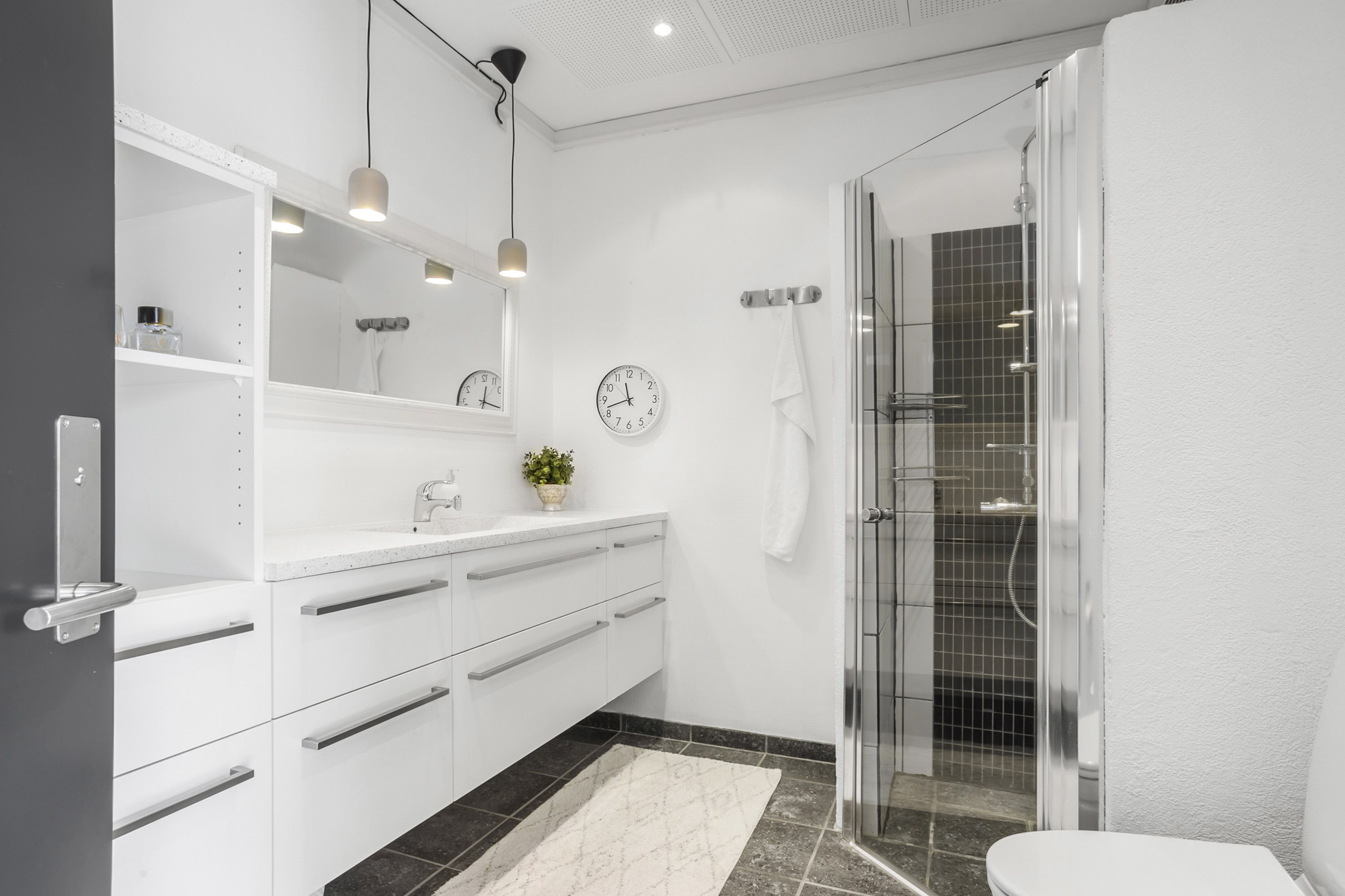 Fremhævet badeværelse billede i fuldskærmstilstand. Billede af Vangevej 15, Askov, 6600 Vejen