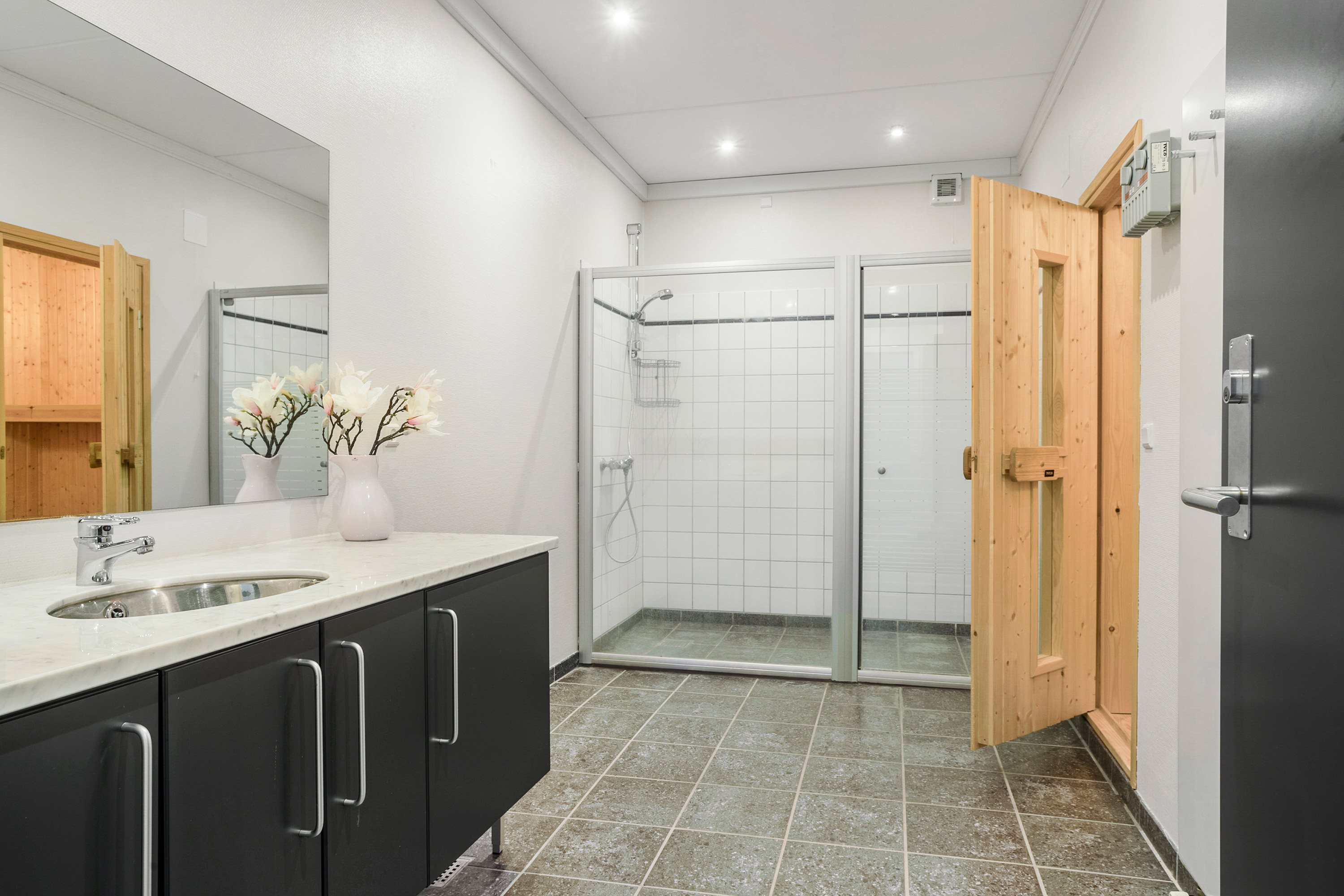 Fremhævet badeværelse billede i fuldskærmstilstand. Billede af Vangevej 15, Askov, 6600 Vejen