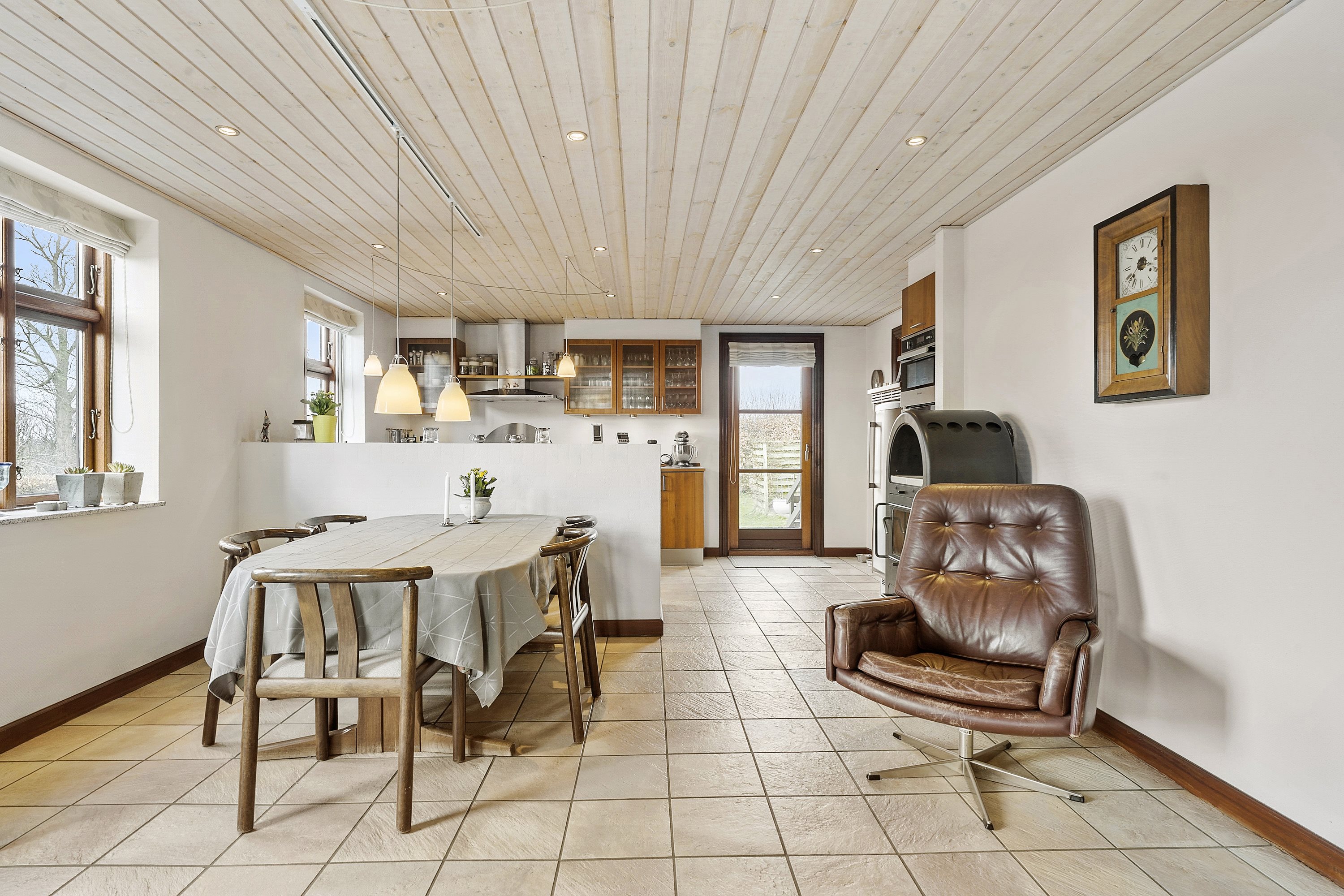 Fremhævet spisekøkken billede i fuldskærmstilstand. Billede af Mosbjergvej 5, Gangsted, 8732 Hovedgård