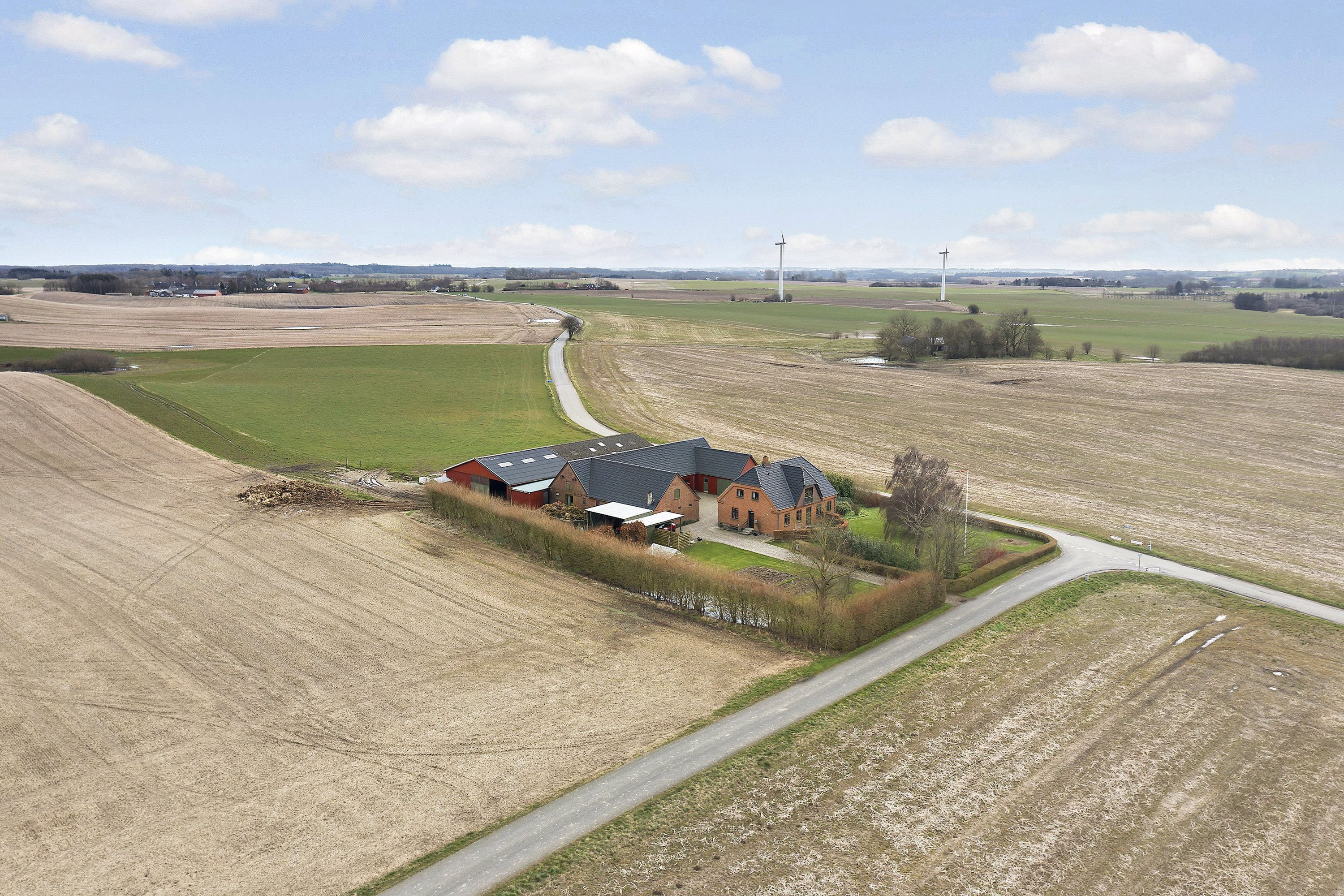 Fremhævet ejendommen billede i fuldskærmstilstand. Billede af Mosbjergvej 5, Gangsted, 8732 Hovedgård