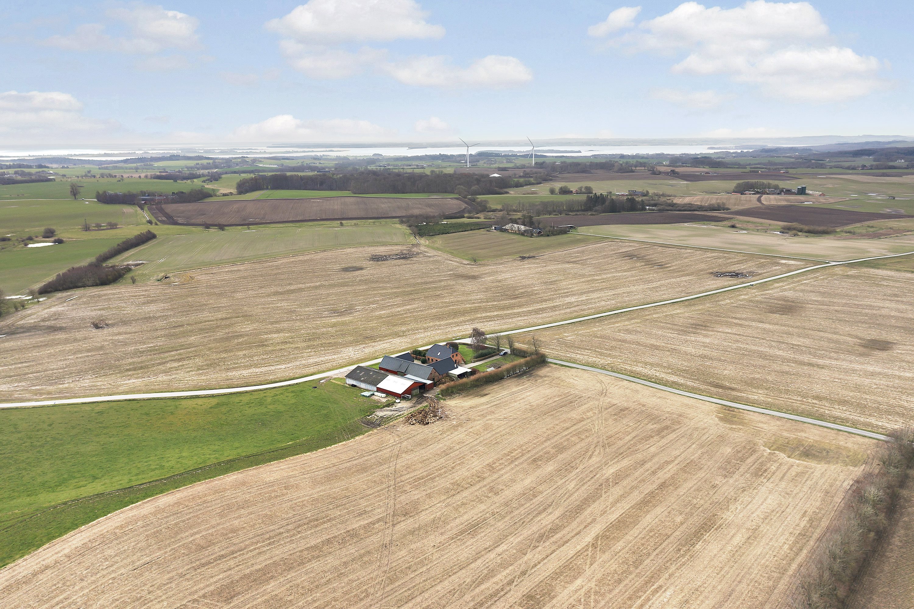 Fremhævet ejendommen billede i fuldskærmstilstand. Billede af Mosbjergvej 5, Gangsted, 8732 Hovedgård