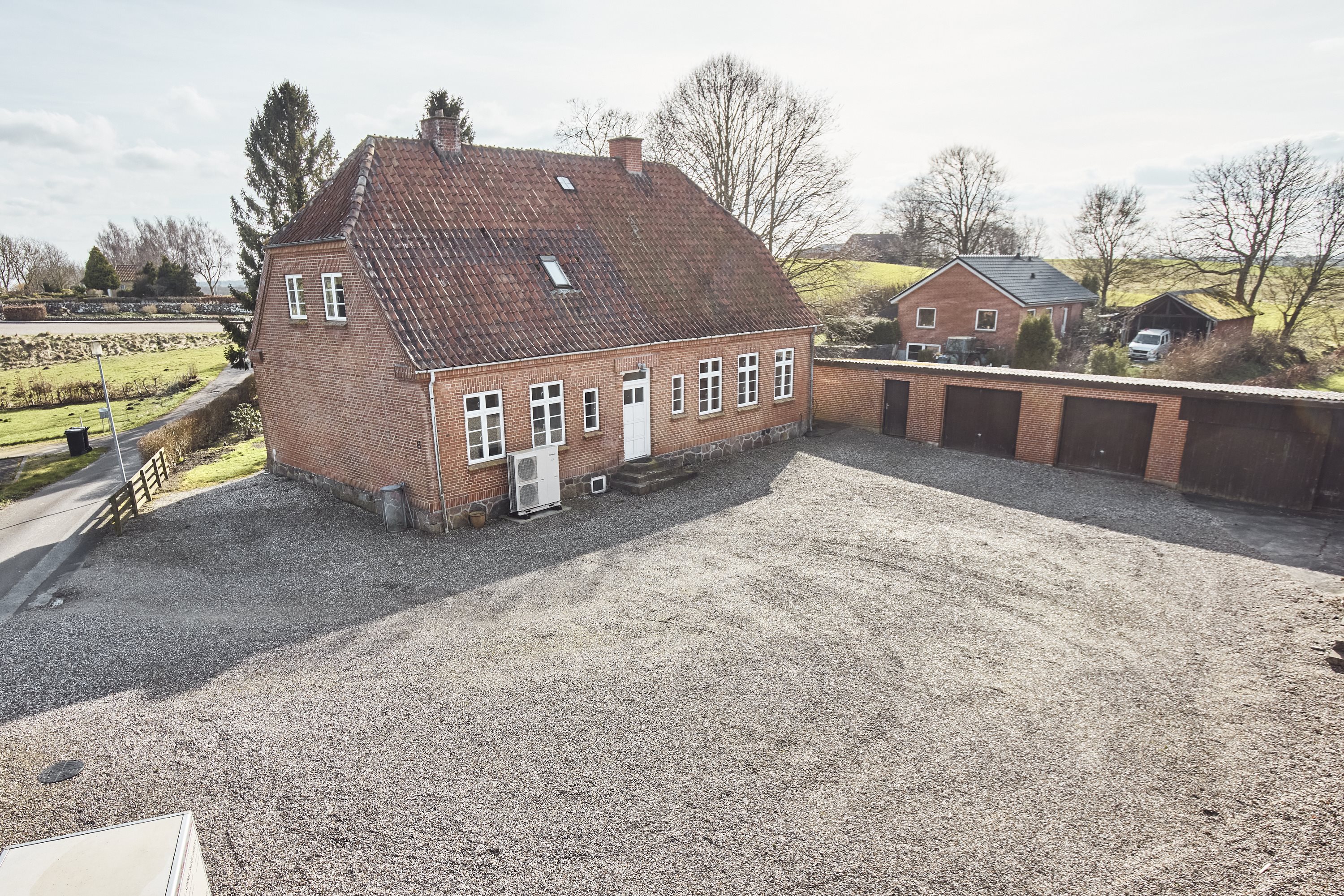 Miniaturebillede 2: ejendommen. Billede af Kirkestien 6 + 8, Kvorning, 8830 Tjele