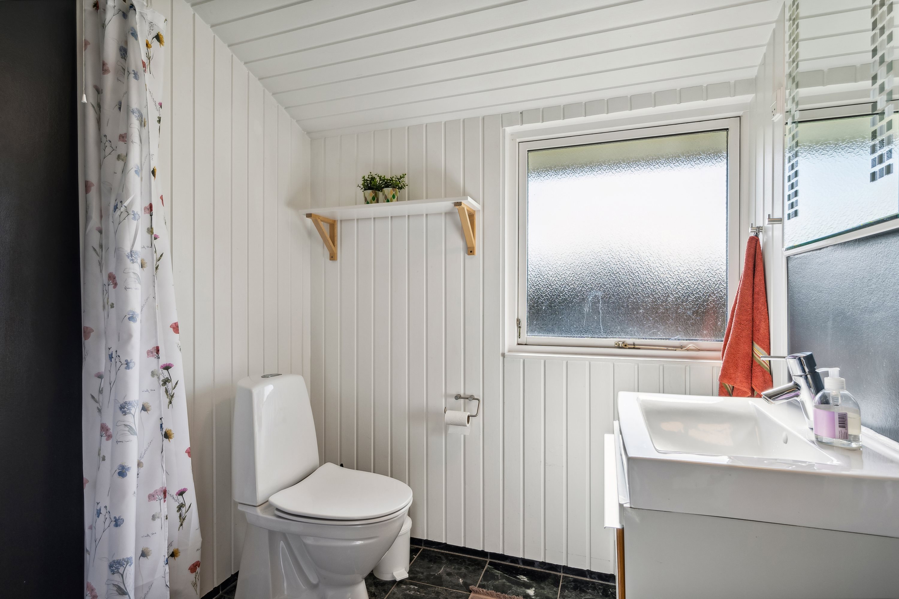 Fremhævet  billede i fuldskærmstilstand. Billede af Planetvej 6, Holmens Bakker, 8400 Ebeltoft